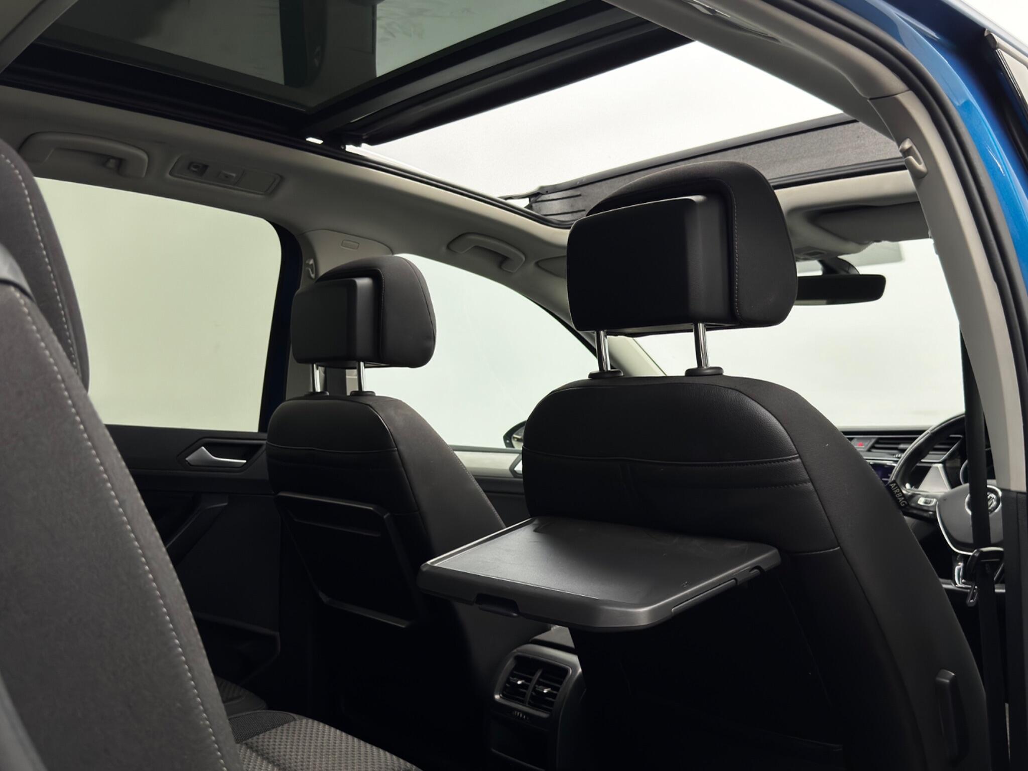 Volkswagen Touran view 16