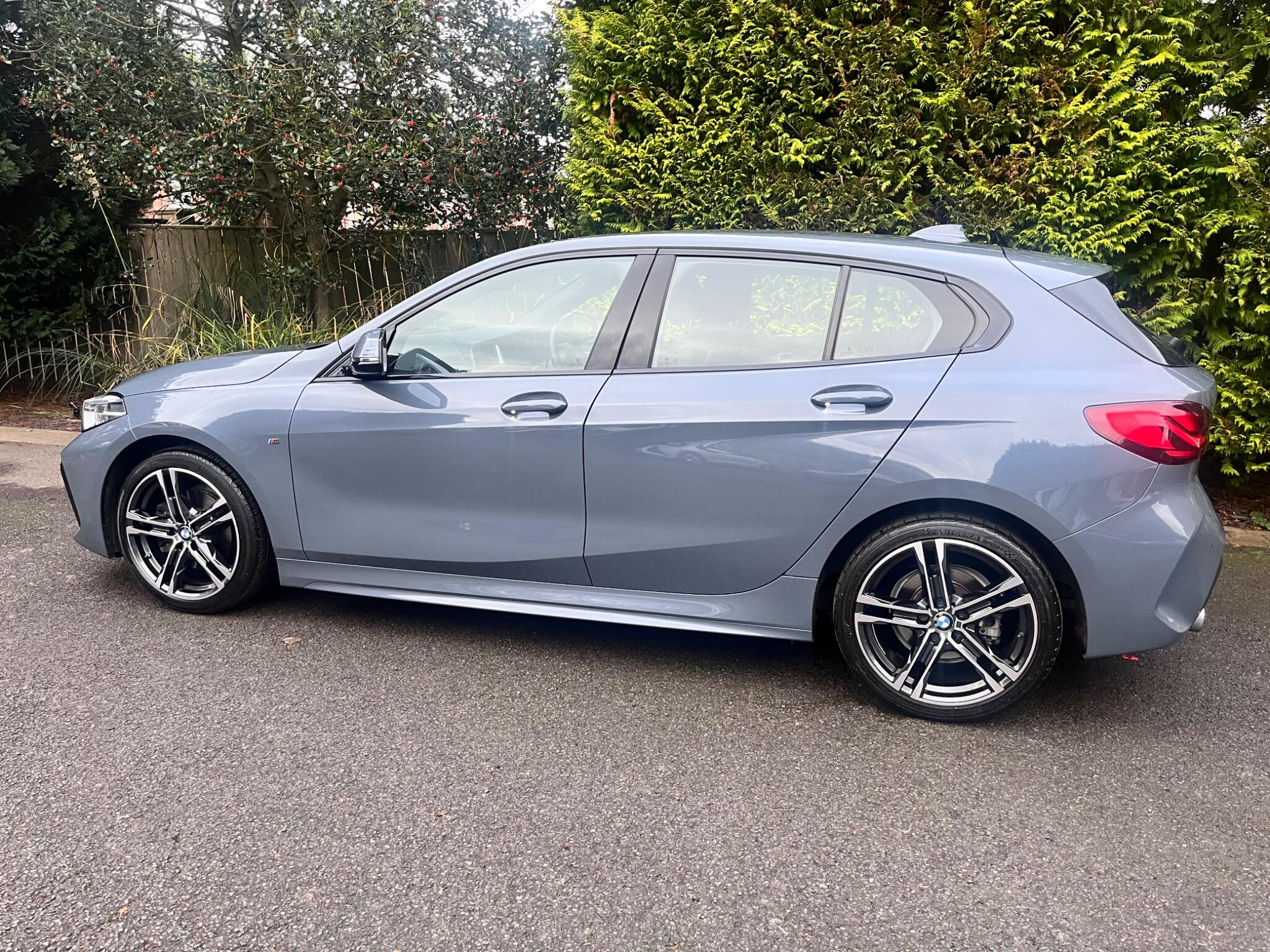 BMW 1 Series view 9