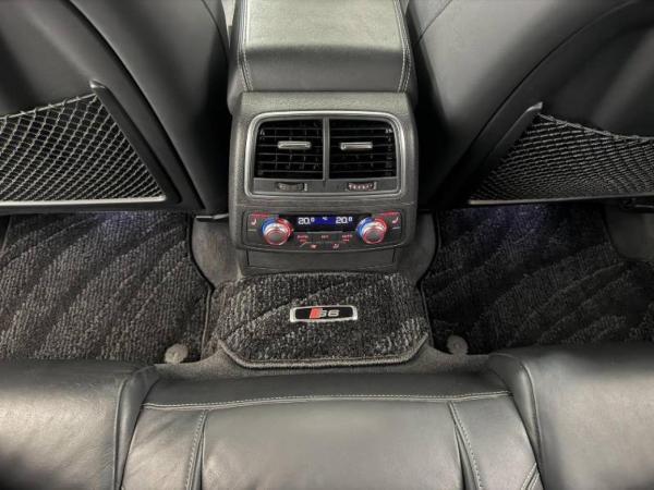 Audi S6 Saloon view 58
