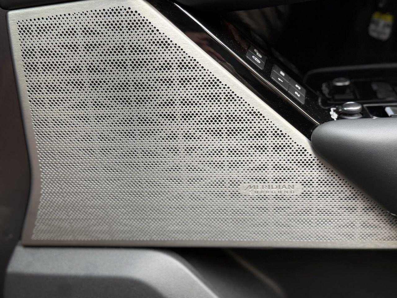 Land Rover Range Rover Velar view 47