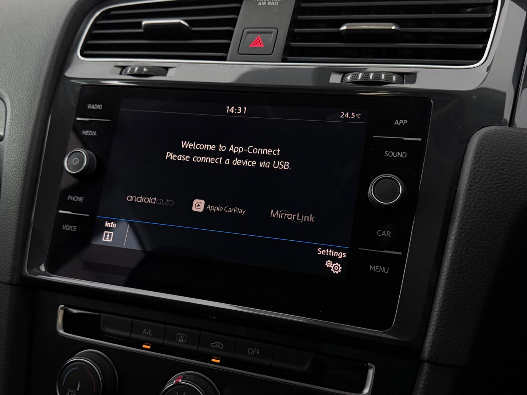 Volkswagen Golf view 27