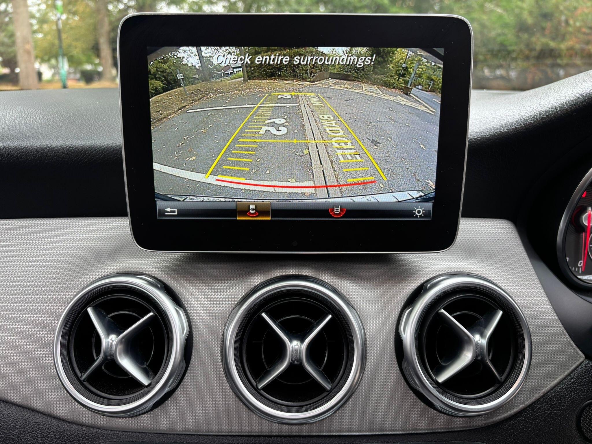Mercedes-Benz GLA view 31
