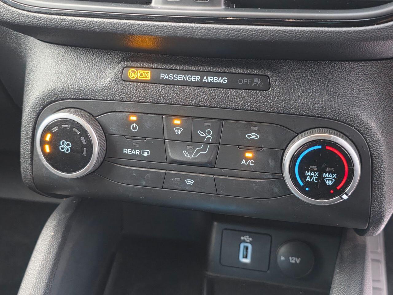 Ford Focus view 13
