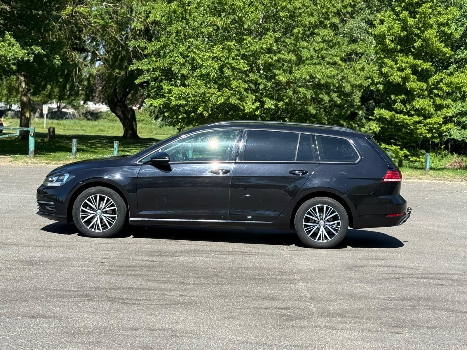 Volkswagen Golf view 8