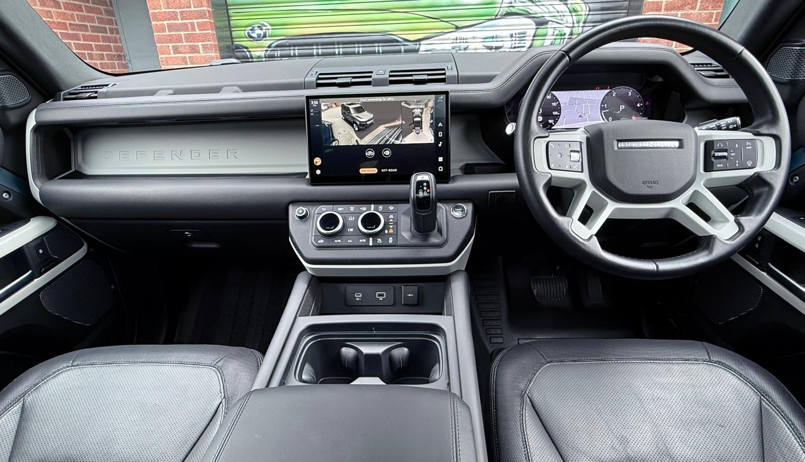 Land Rover Defender view 33
