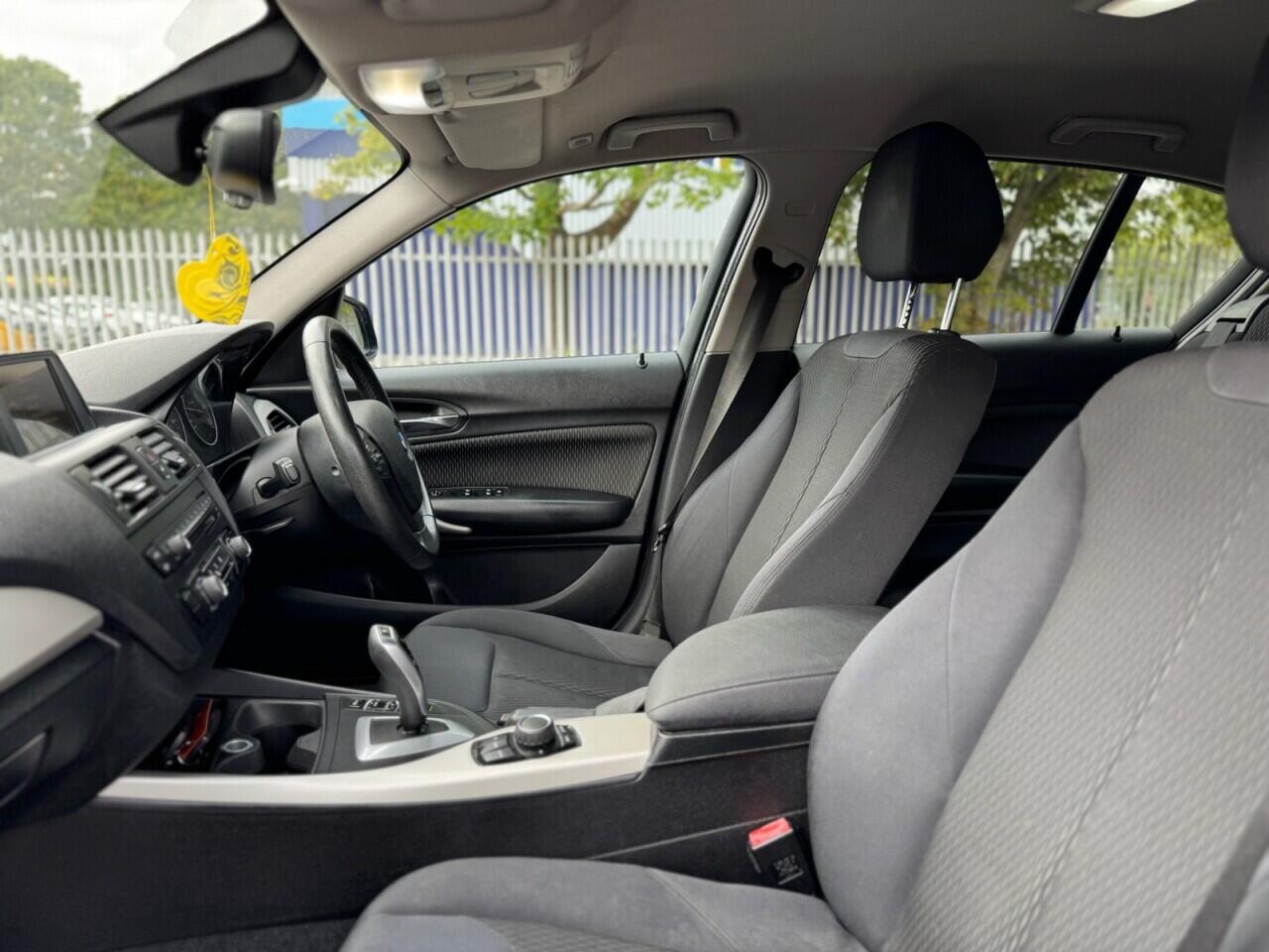 BMW 1 Series view 28