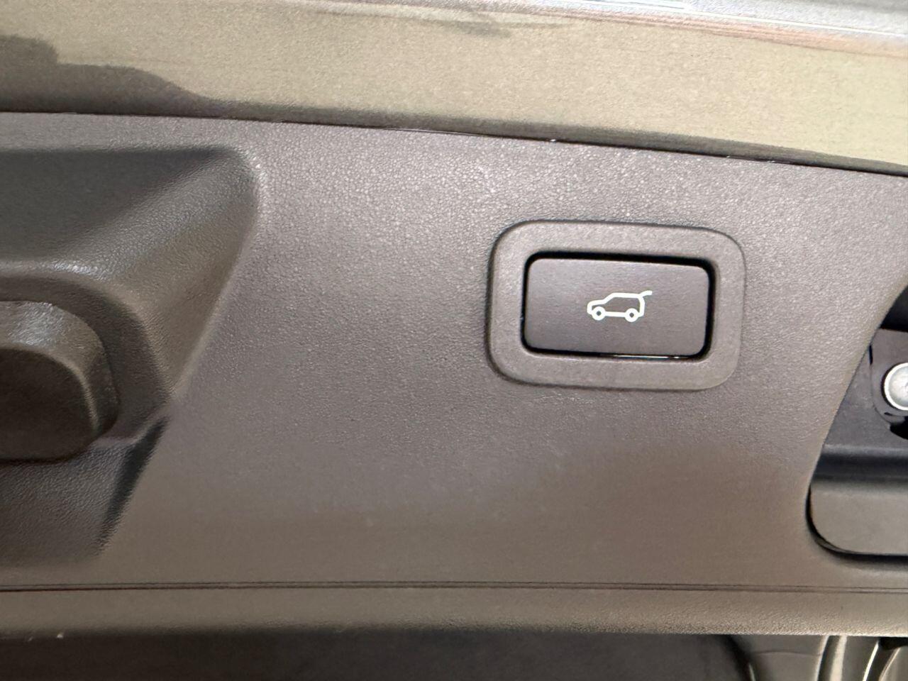 Jaguar E-Pace view 28