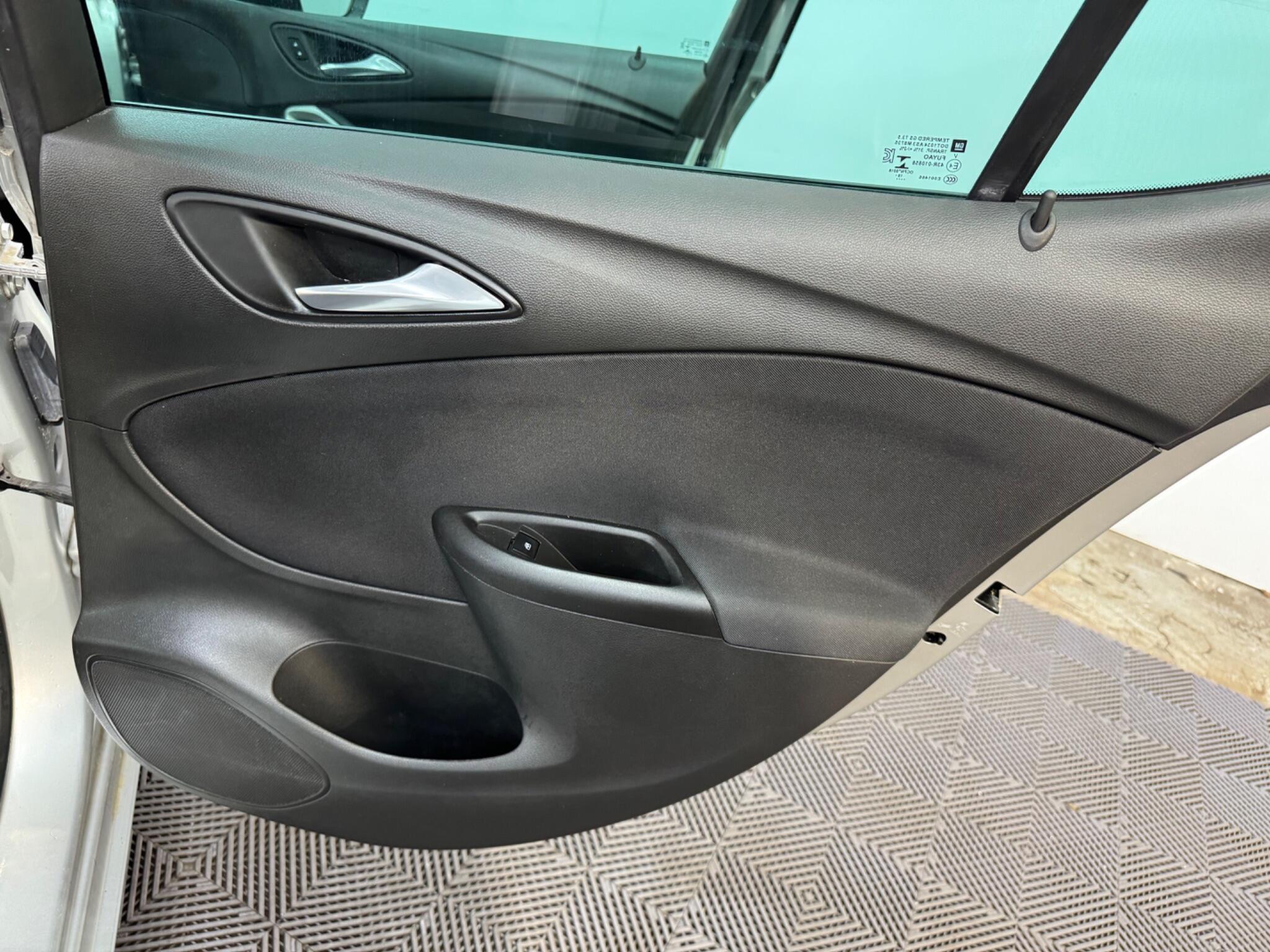 Vauxhall Astra view 34