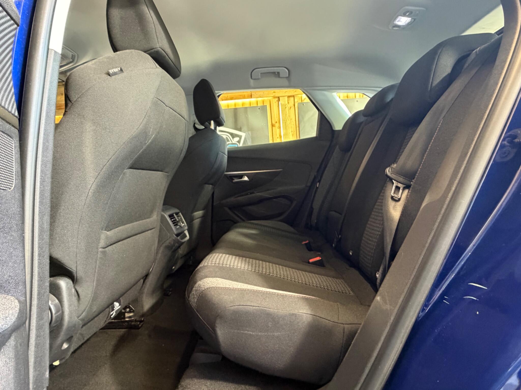 Peugeot 3008 view 19