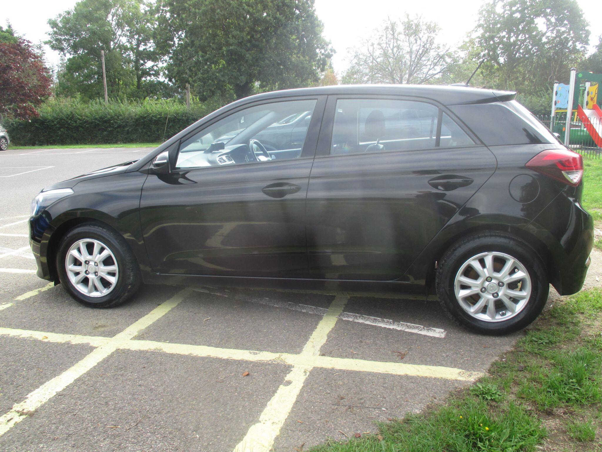 Hyundai i20 view 16