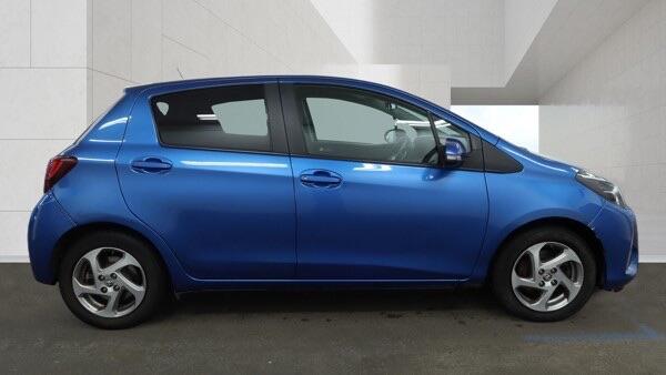 Toyota Yaris view 3