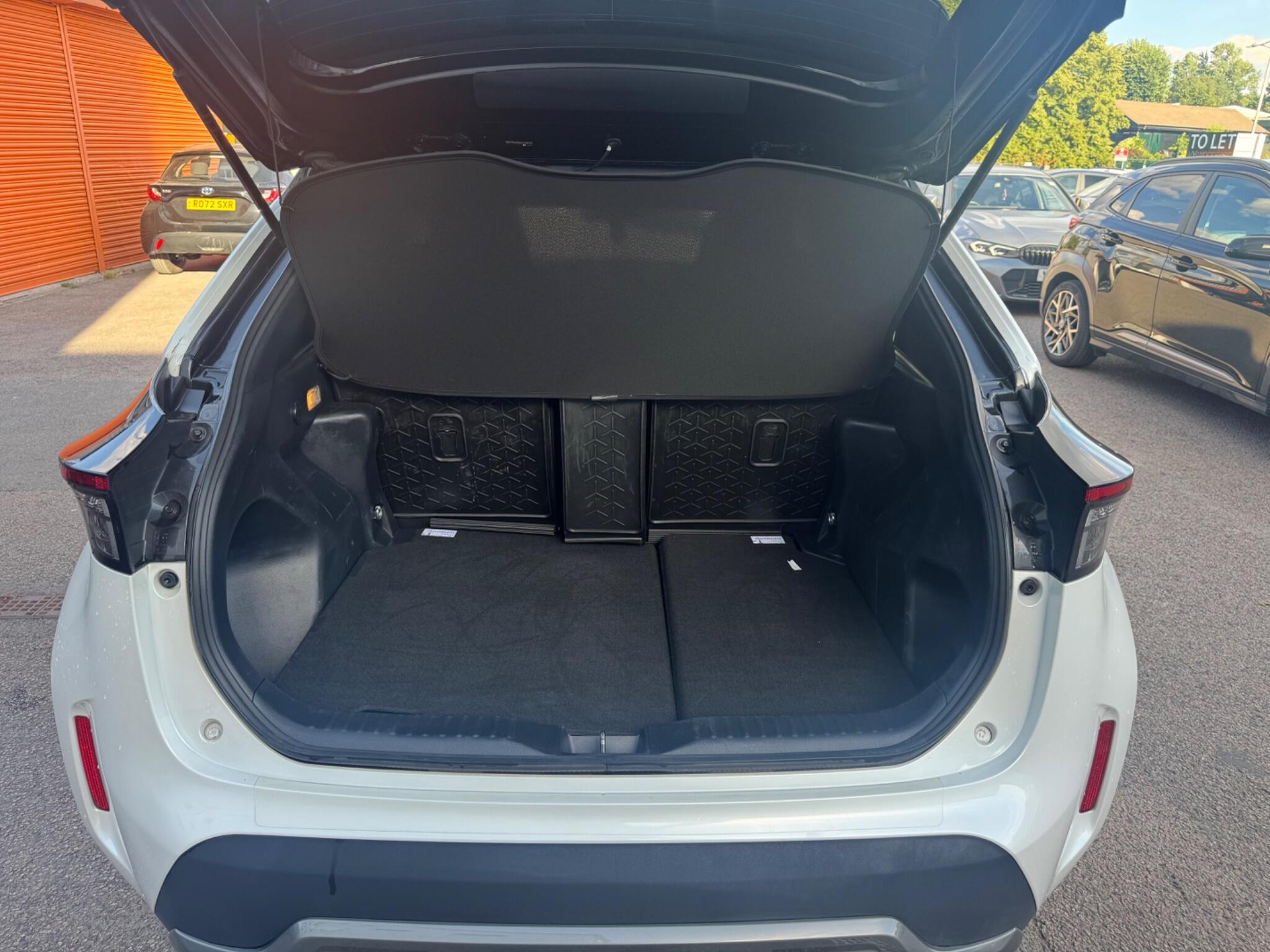 Toyota Yaris Cross view 21