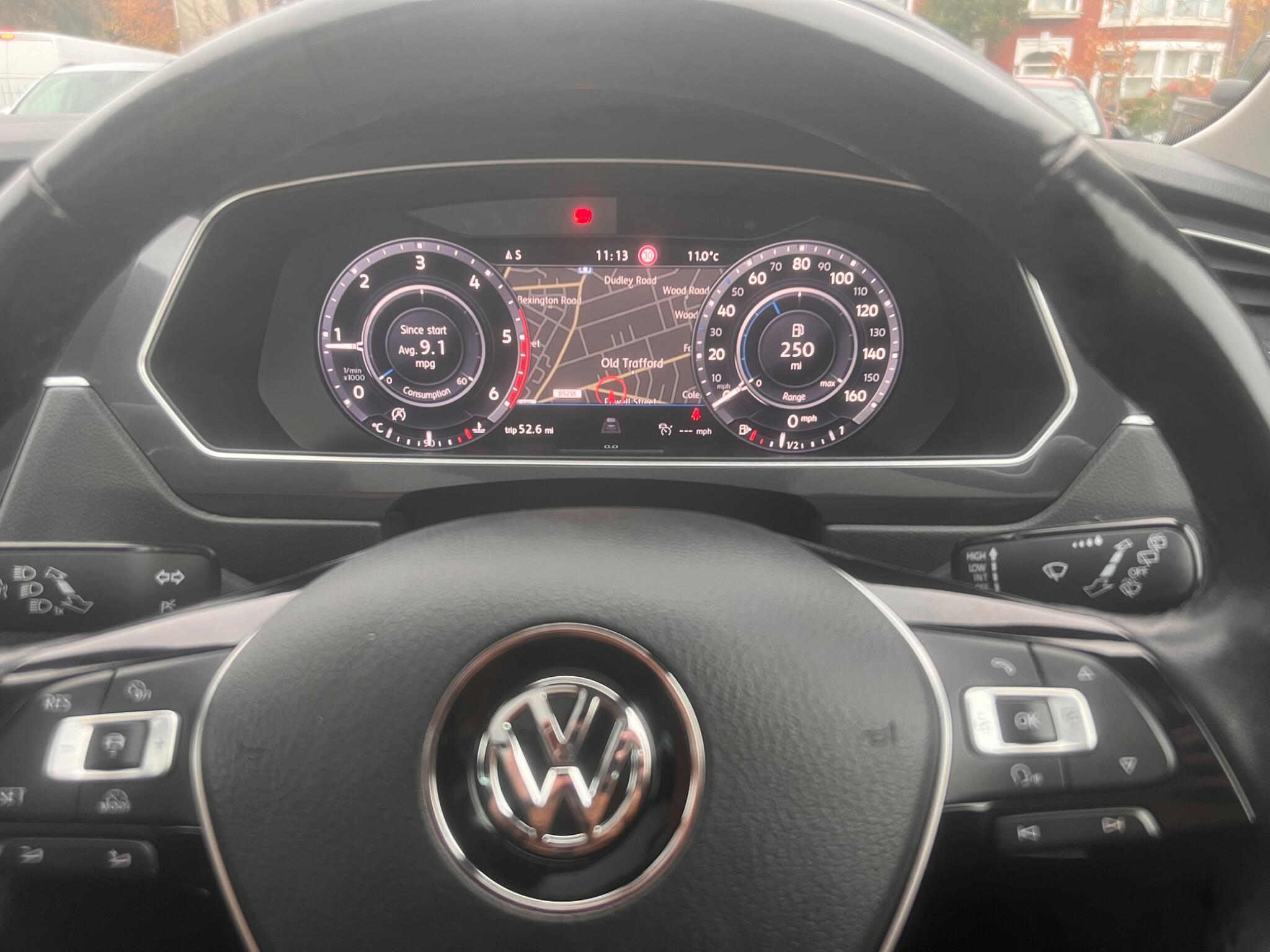 2017 Volkswagen Tiguan 2.0 TDI BlueMotion Tech SEL Euro 6 (s/s) 5dr • 52,000 miles image 21