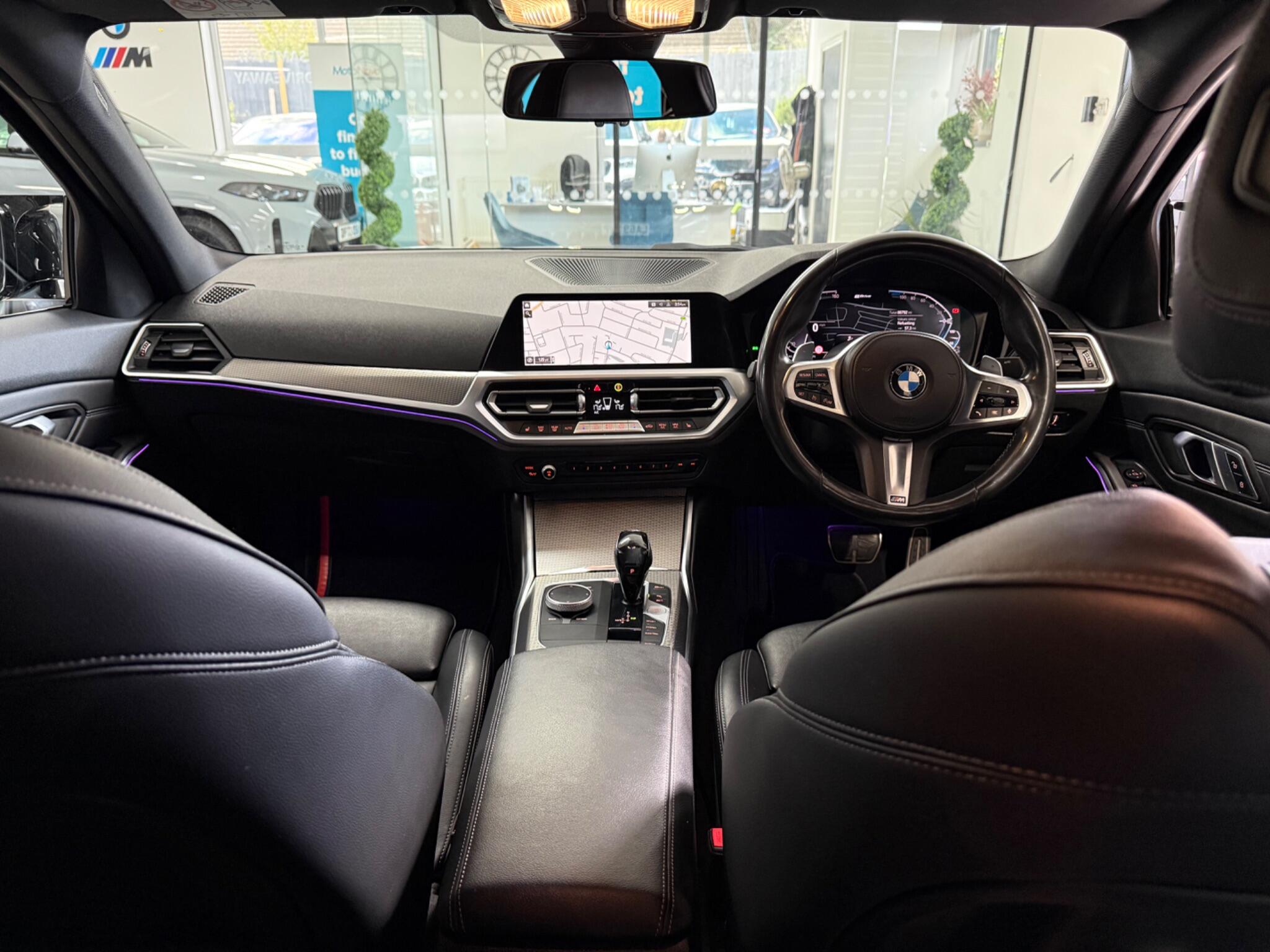 BMW 3 Series view 22