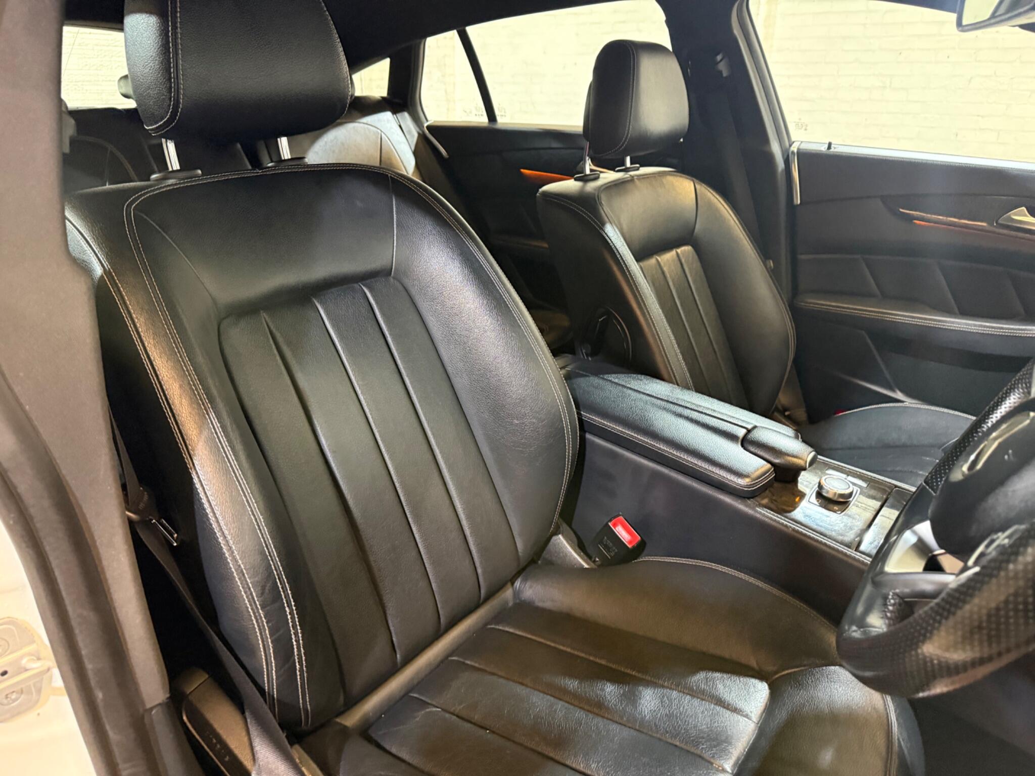 Mercedes-Benz CLS view 32