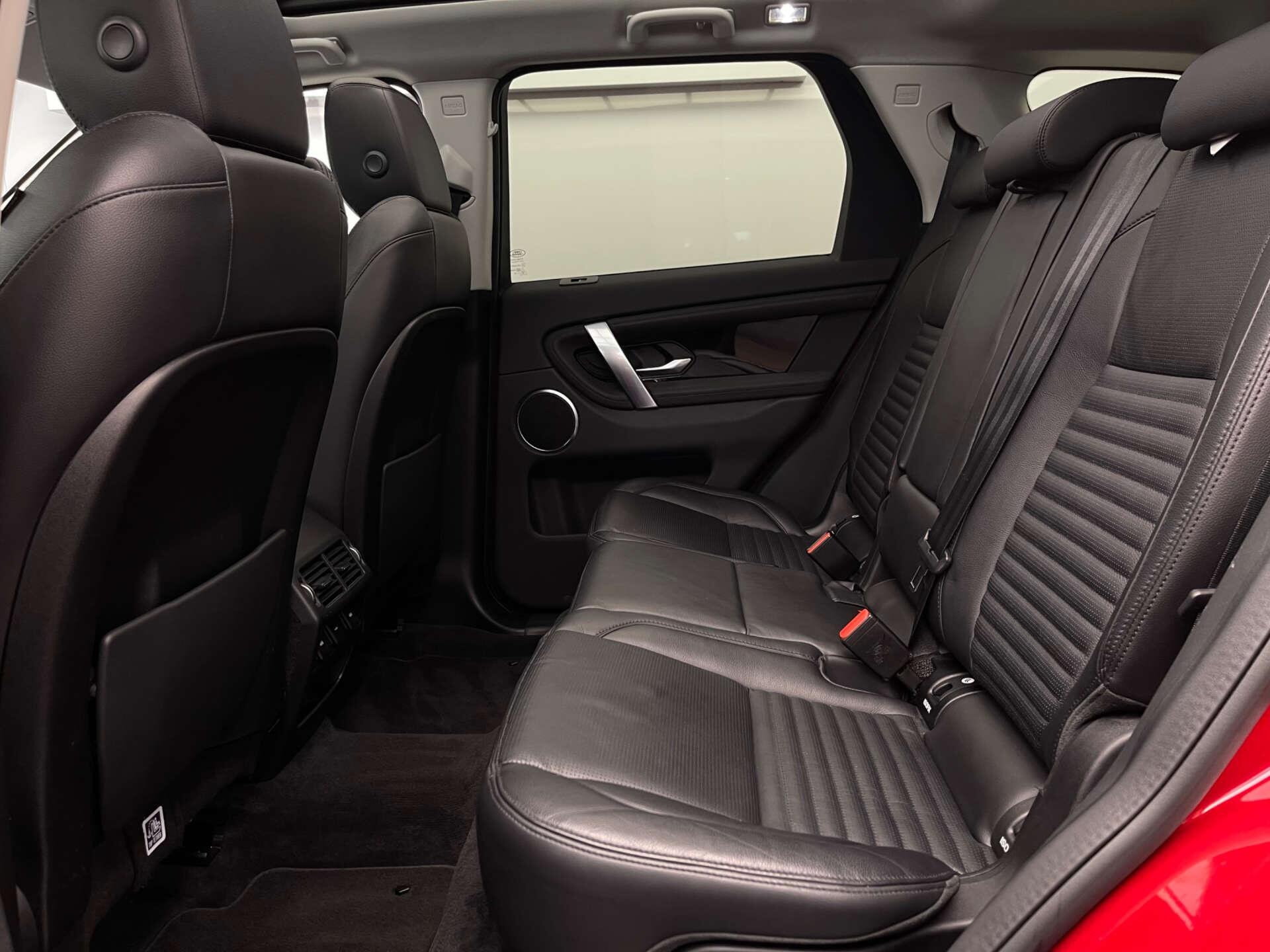 Land Rover Discovery Sport view 41