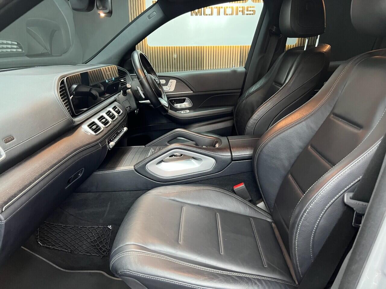 Mercedes-Benz Gle view 26