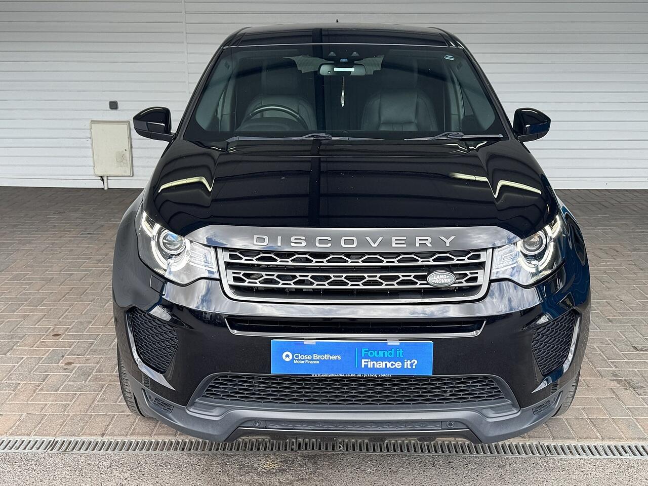 Land Rover Discovery Sport view 2