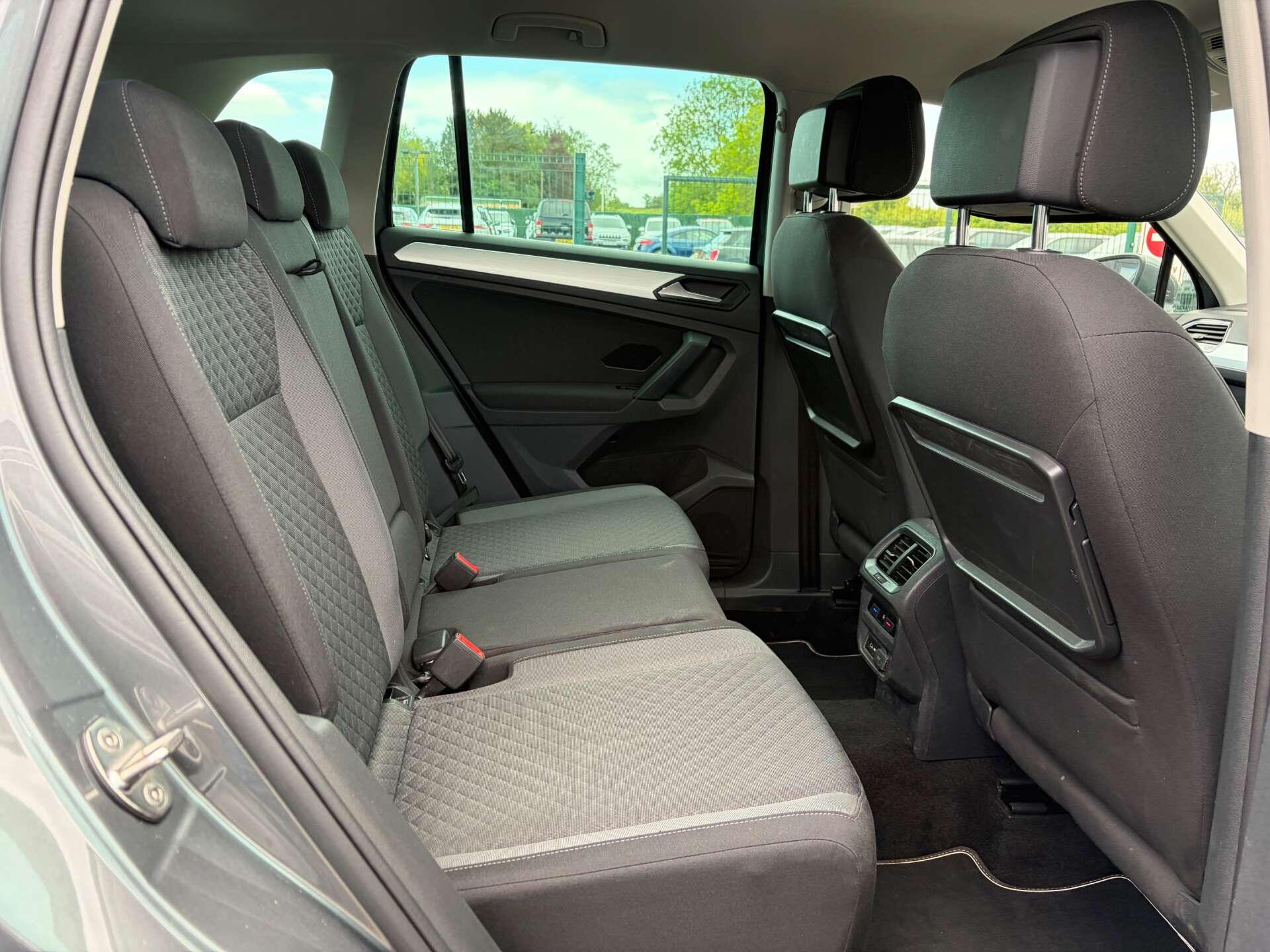 Volkswagen Tiguan view 27