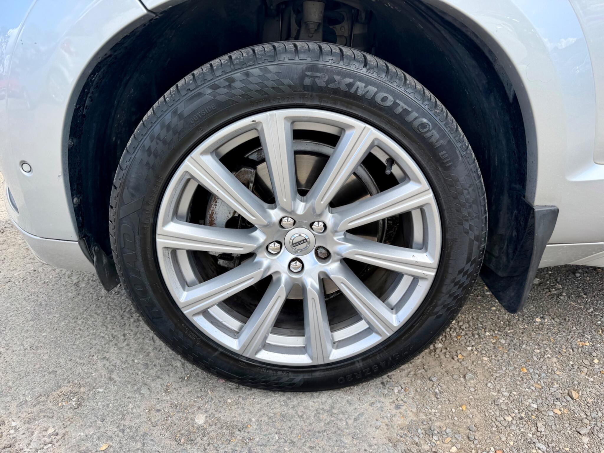 Volvo XC90 view 29