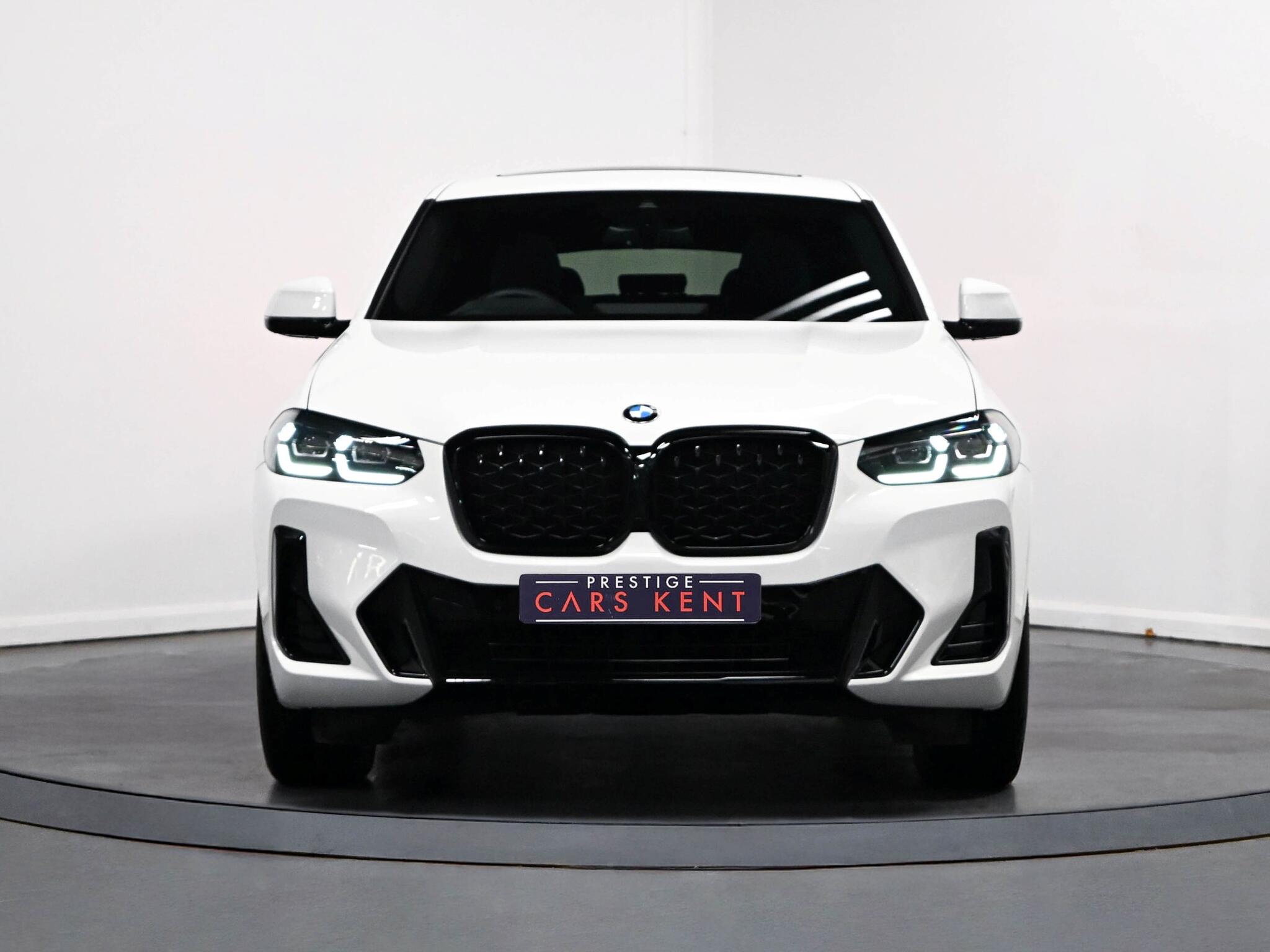 BMW X4 view 19