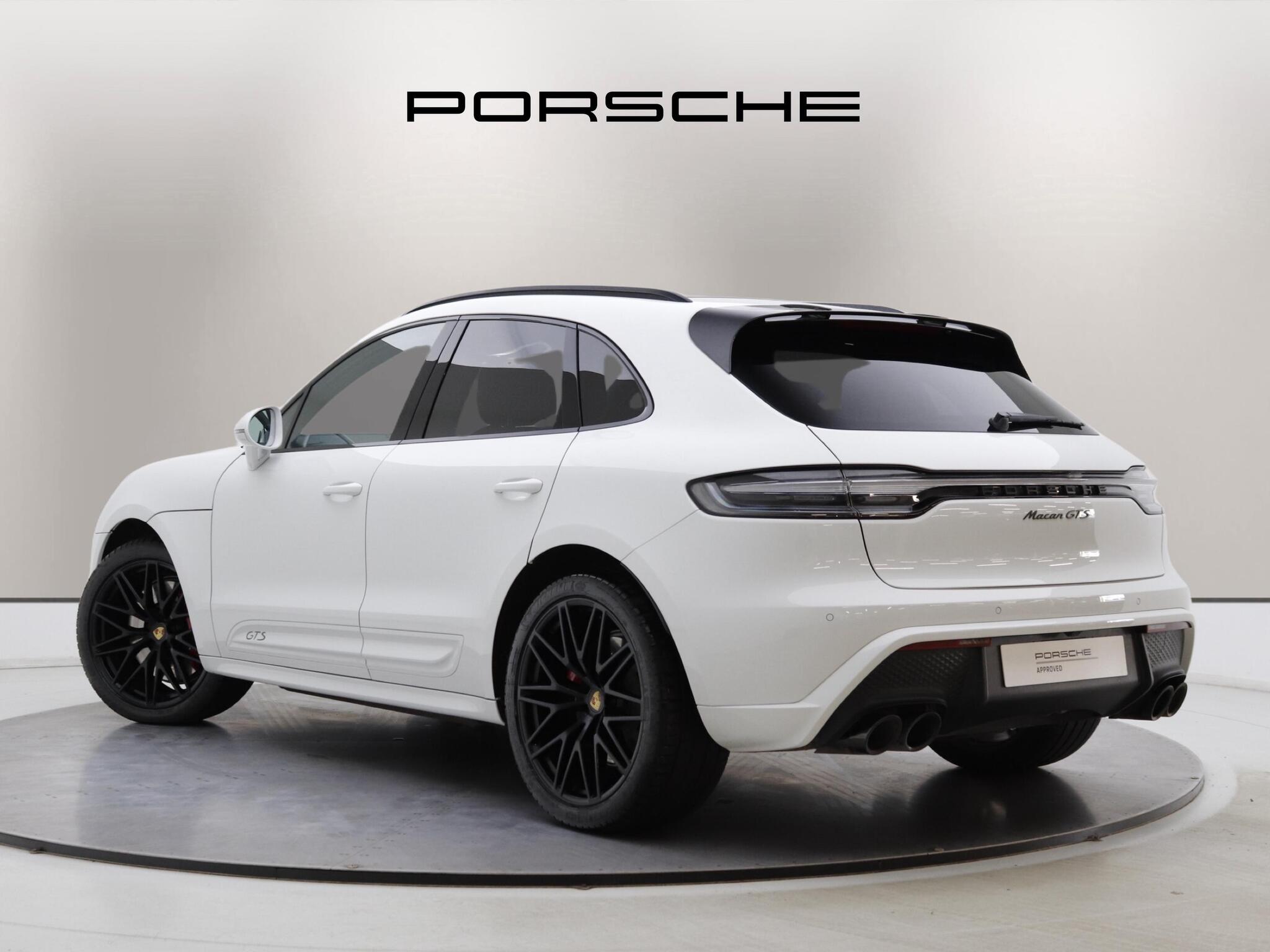 Porsche Macan view 2