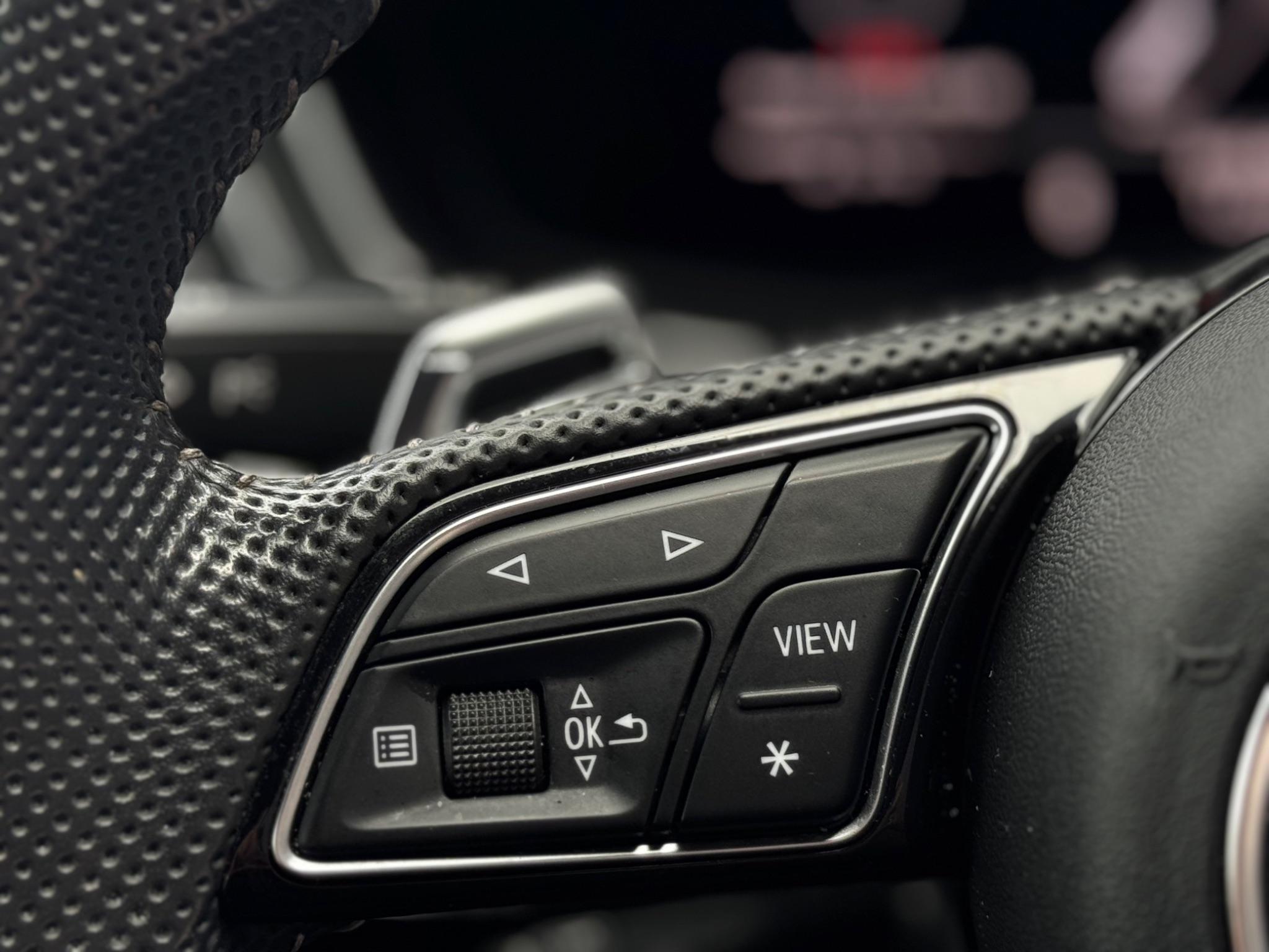 Audi RS4 view 28