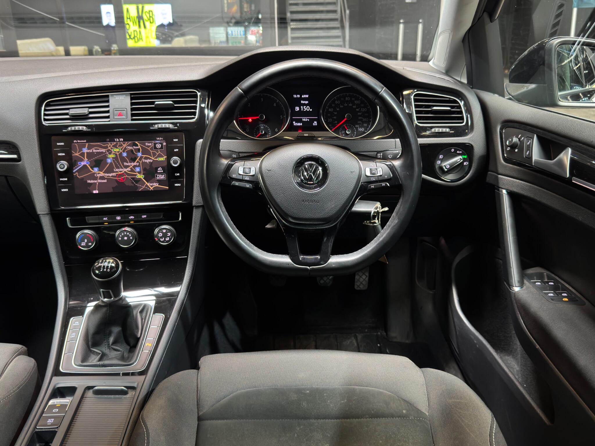 Volkswagen Golf view 5