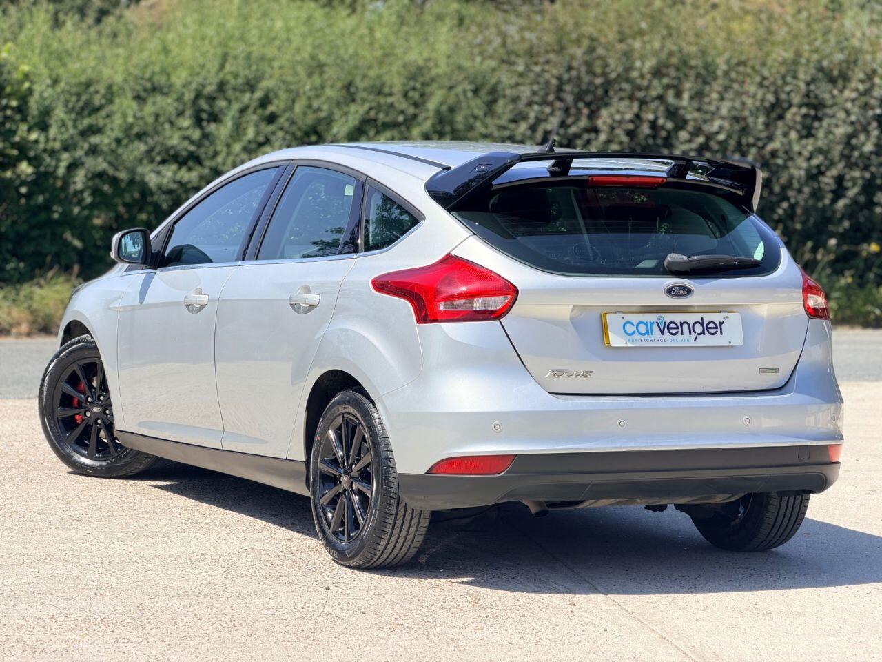 Ford Focus view 6
