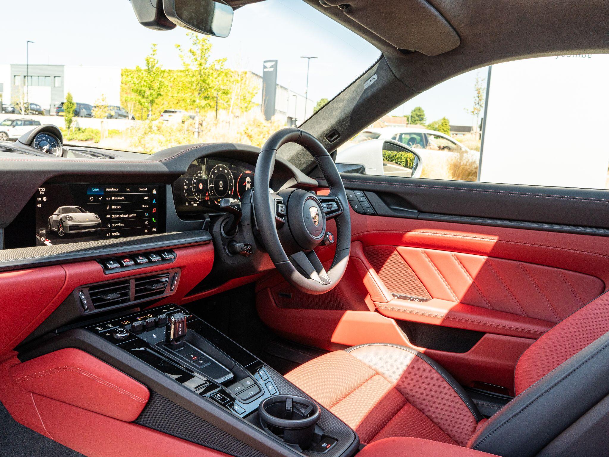 Porsche 911 view 20