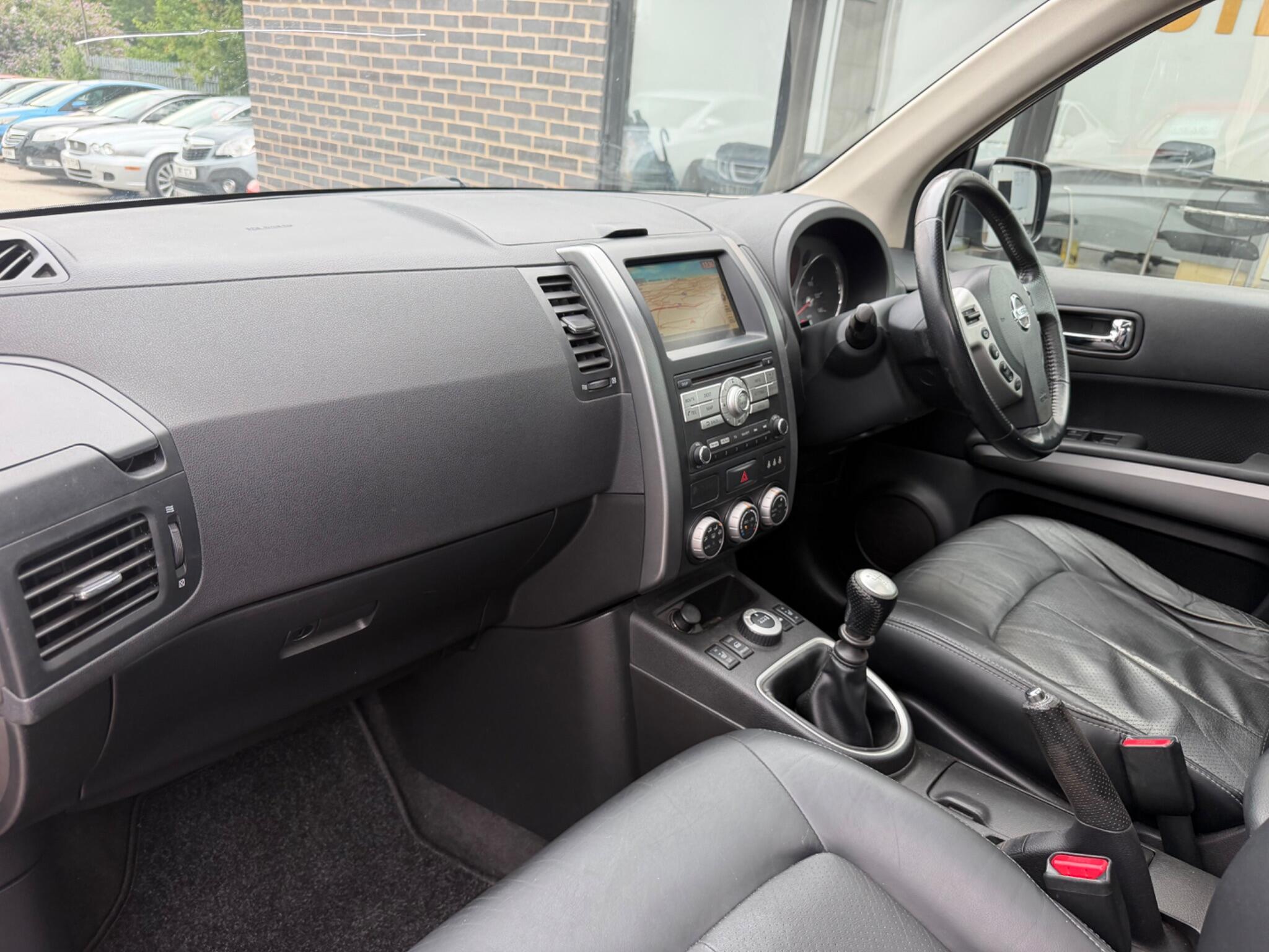 Nissan X-Trail view 16
