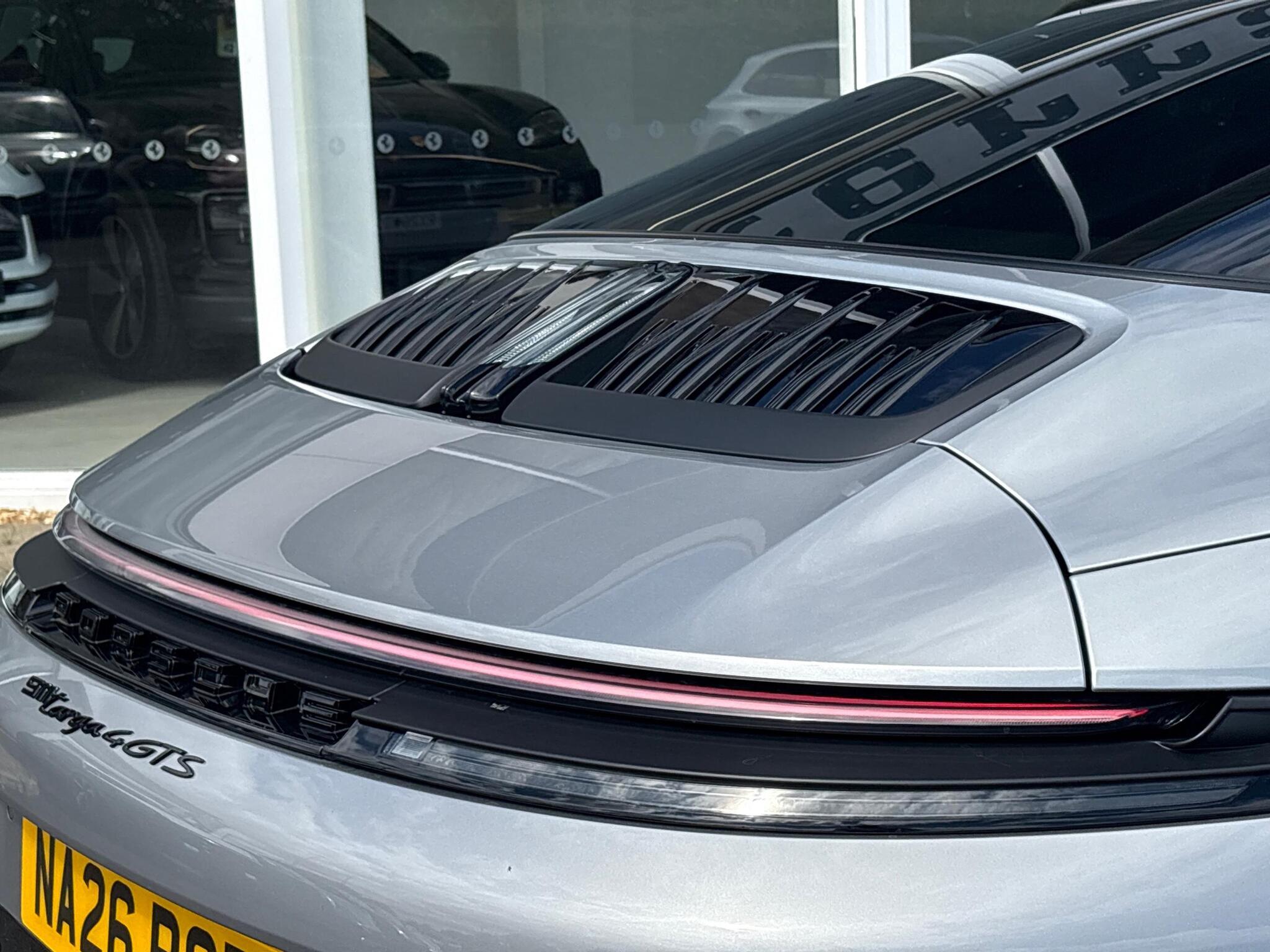 Porsche 911 view 49