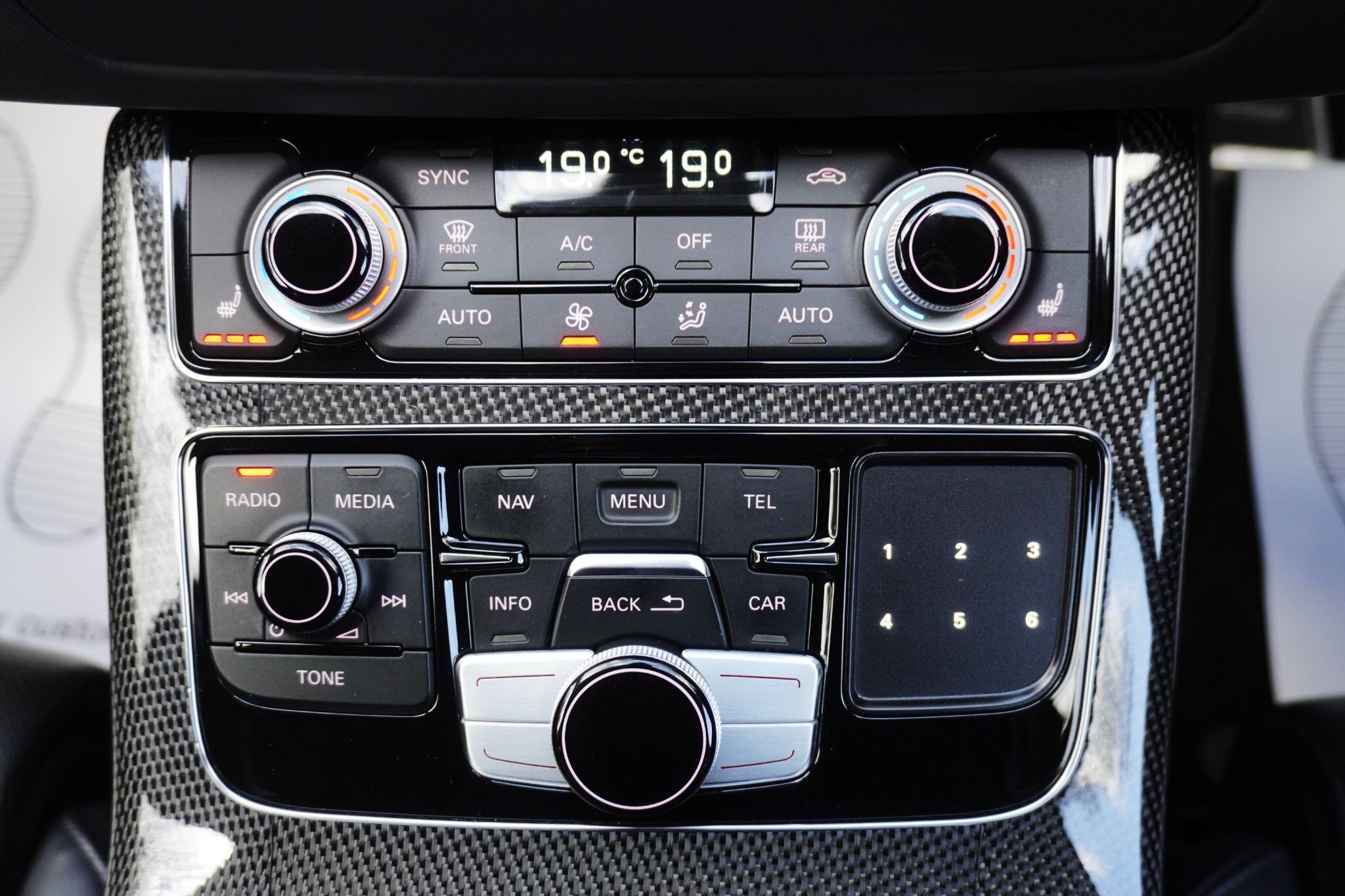 Audi S8 view 34