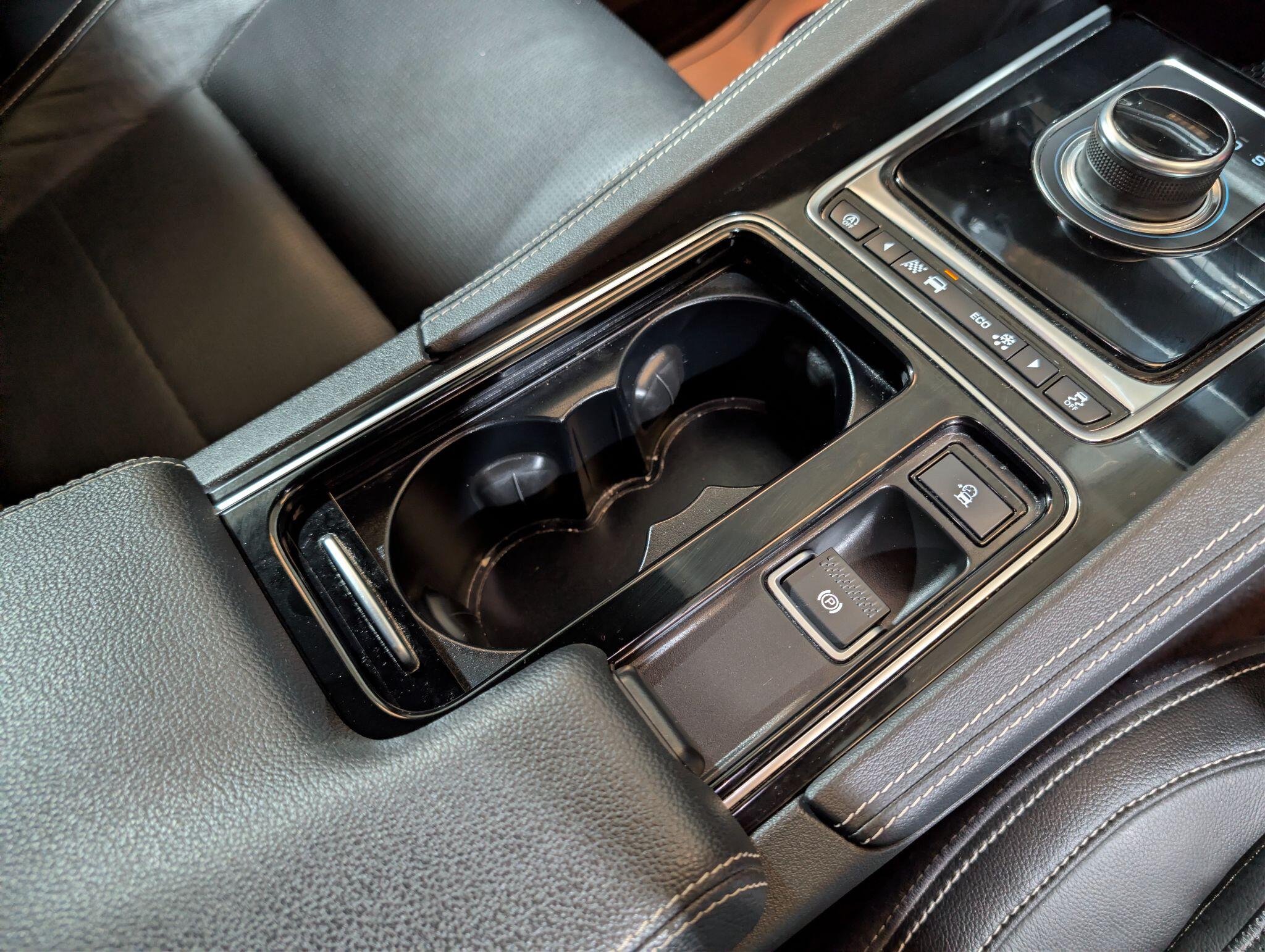 Jaguar F-Pace view 17