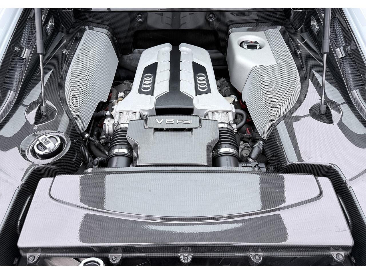 Audi R8 view 22