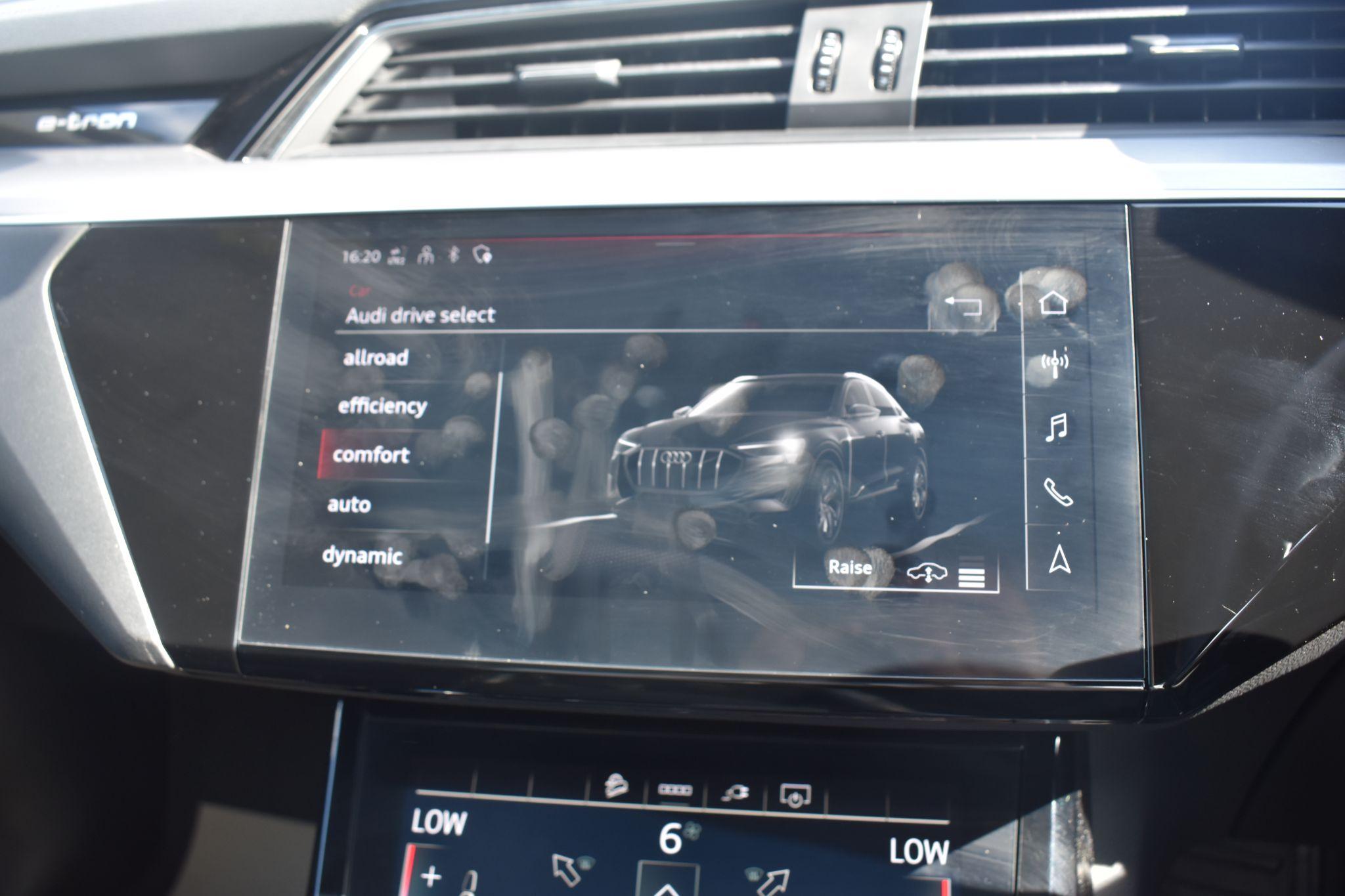 e-tron - 55 Launch Edition Sportback Auto quattro 5dr 95kWh - Image 32