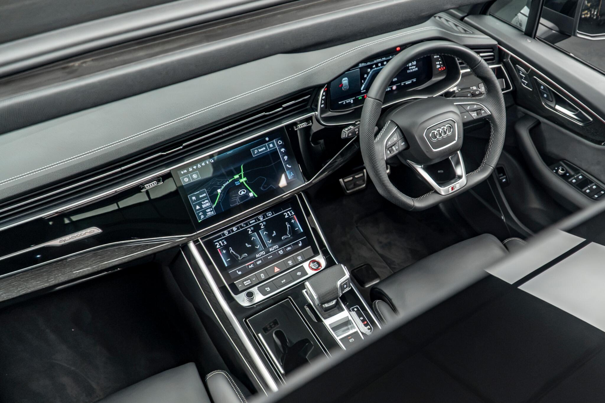Audi SQ7 view 42