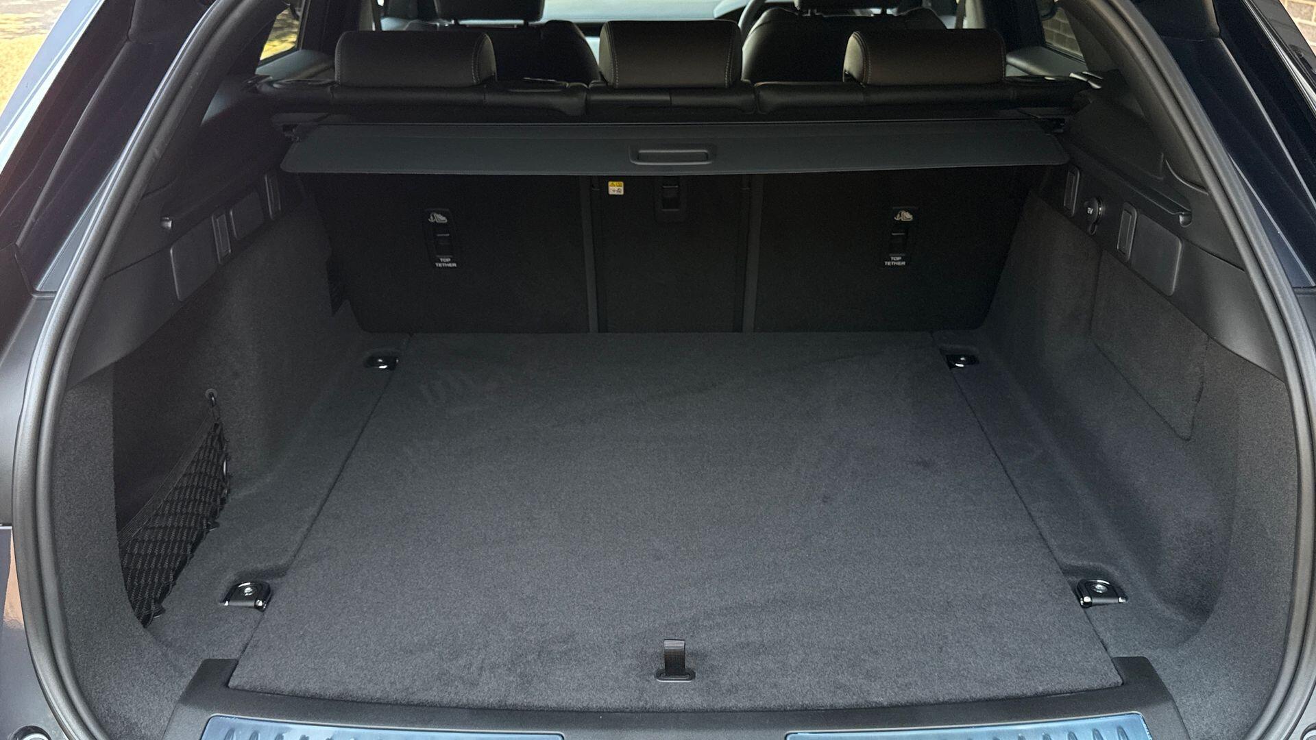 Land Rover Range Rover Velar view 25