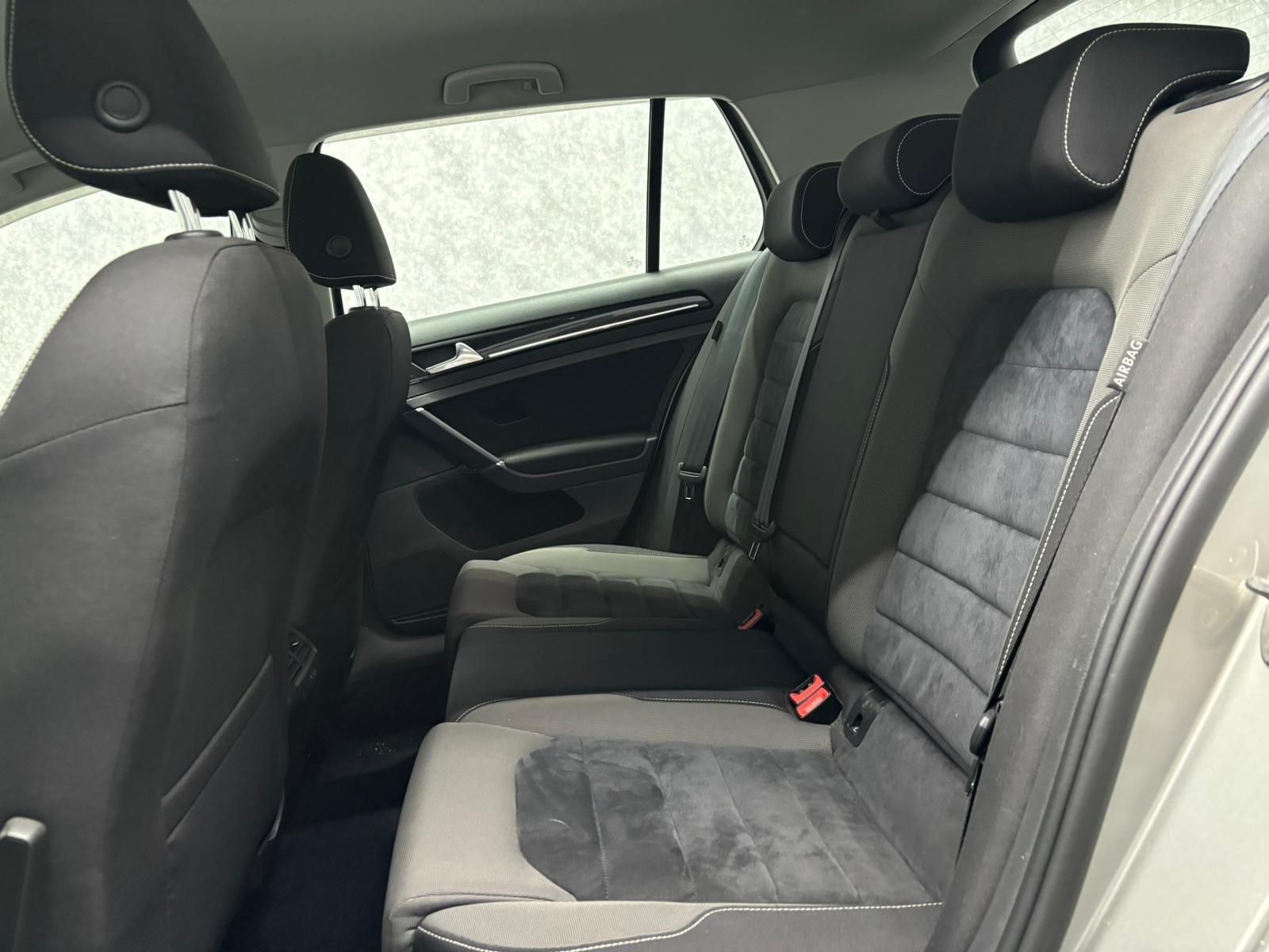 Volkswagen Golf view 6