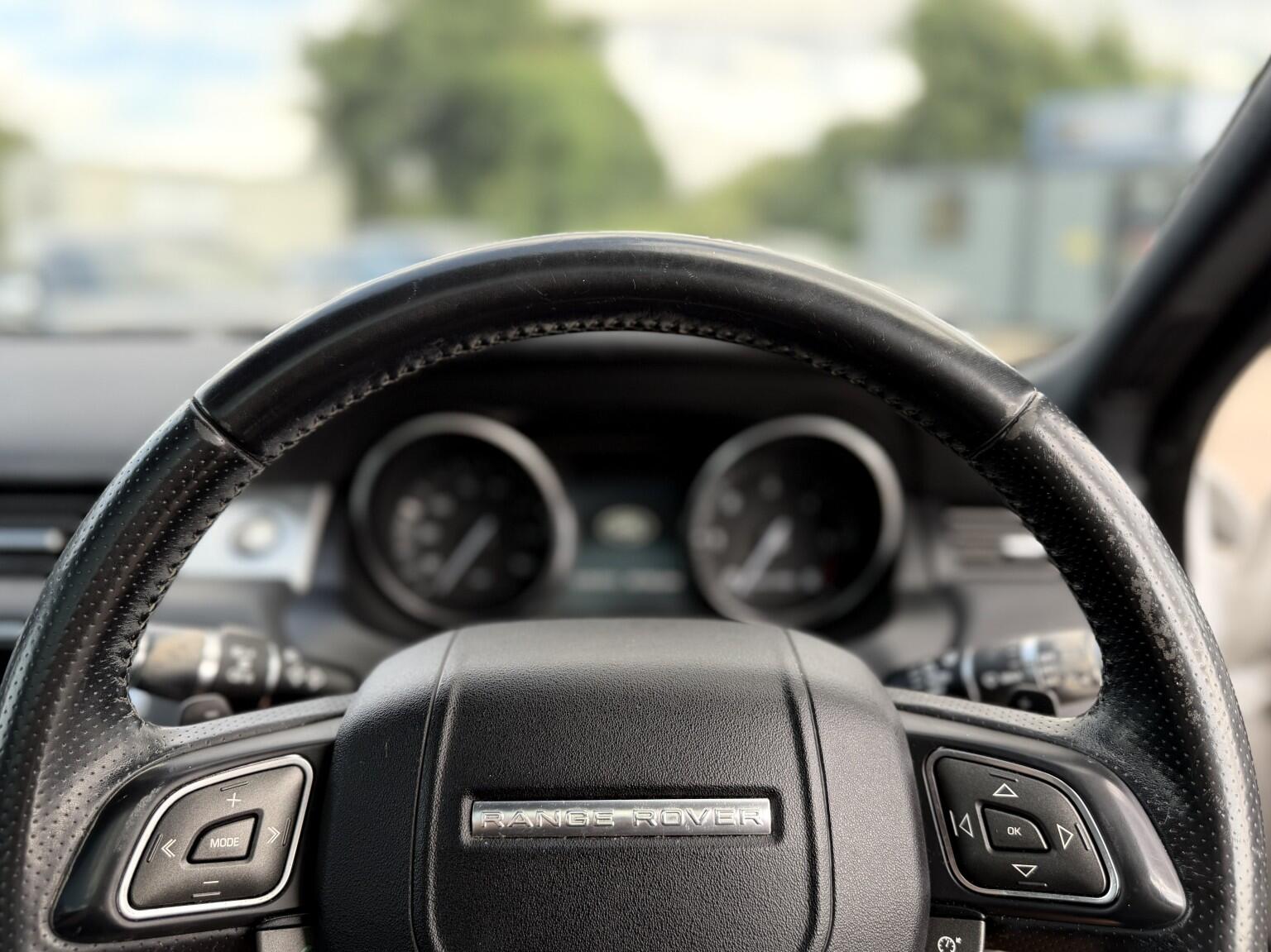 Land Rover Range Rover Evoque view 26