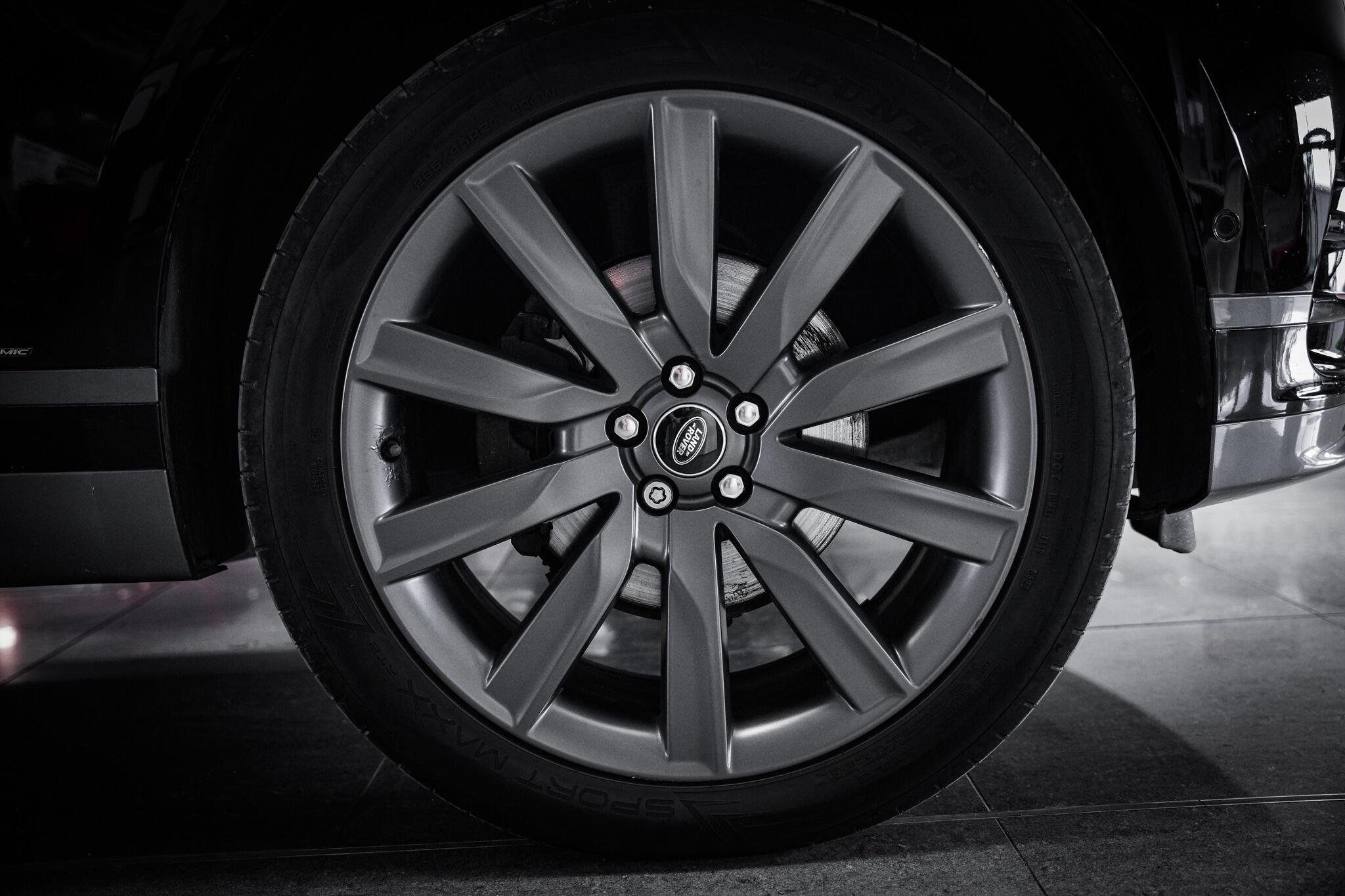 Land Rover Range Rover Velar view 26