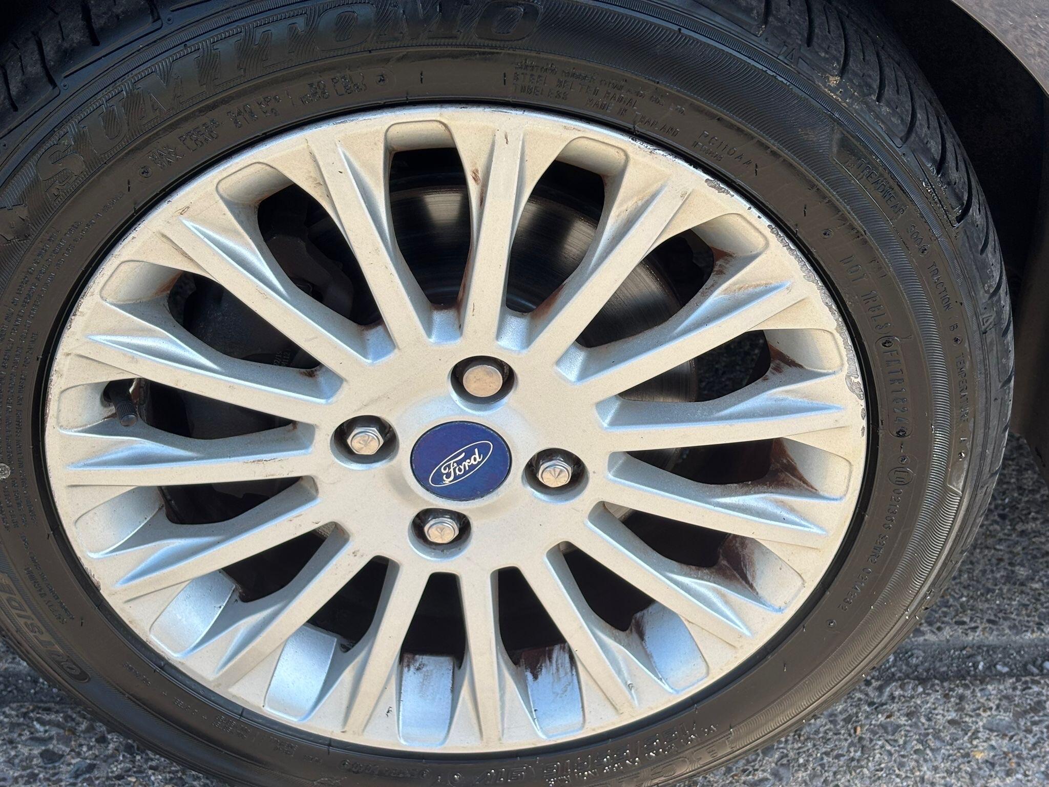 Ford B-Max view 40