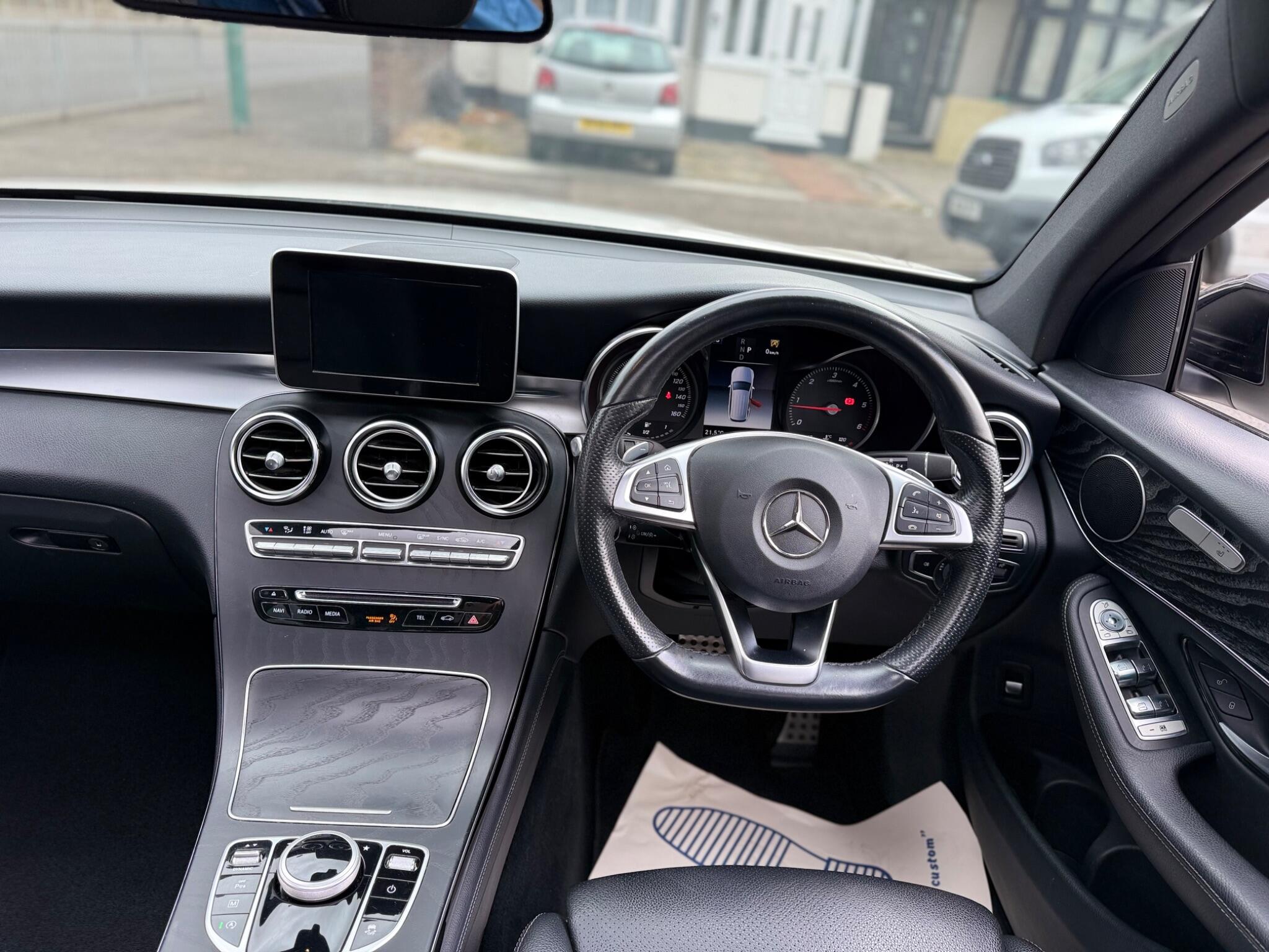 Mercedes-Benz GLC view 11