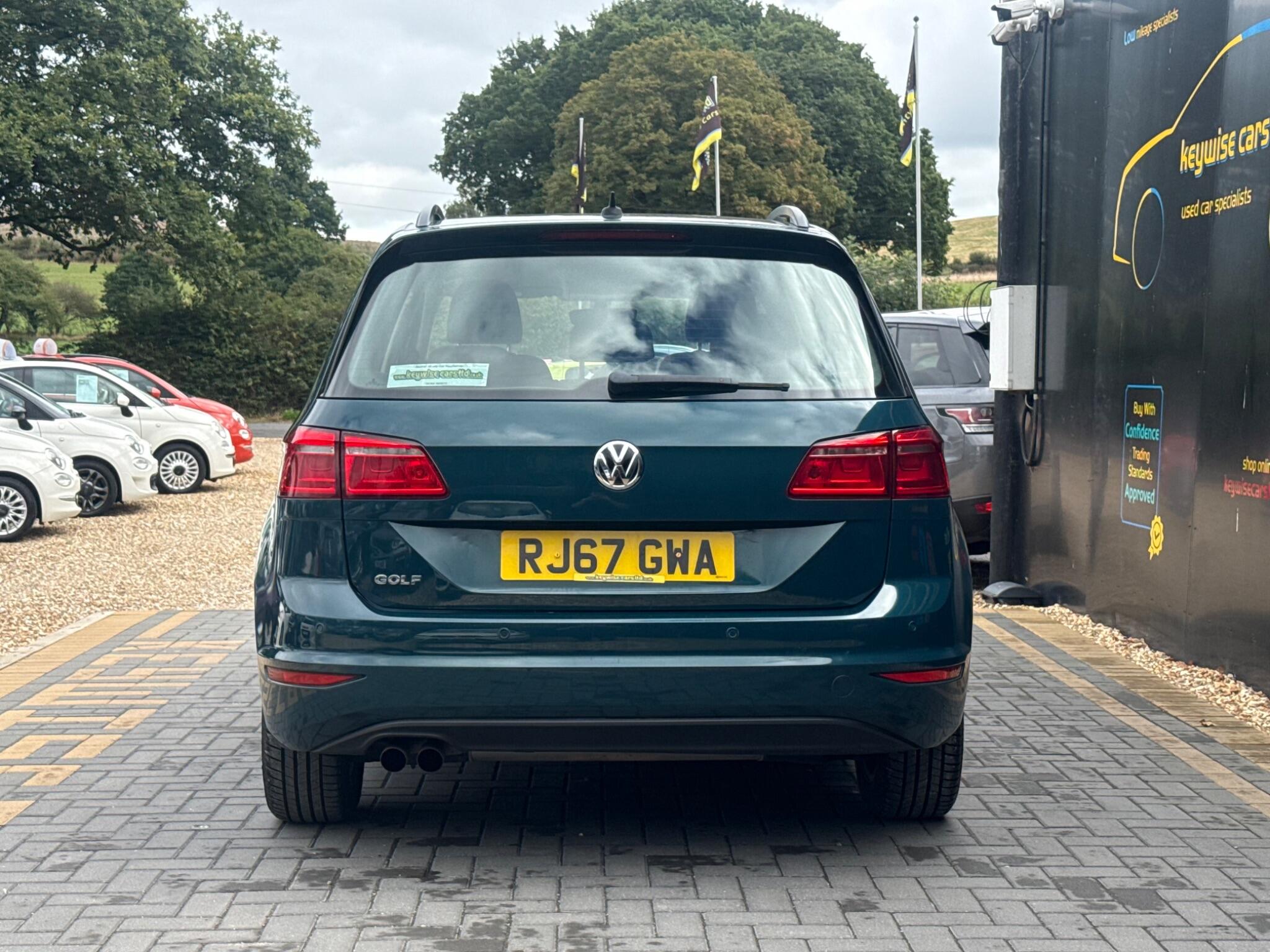 Volkswagen Golf Sportsvan view 4