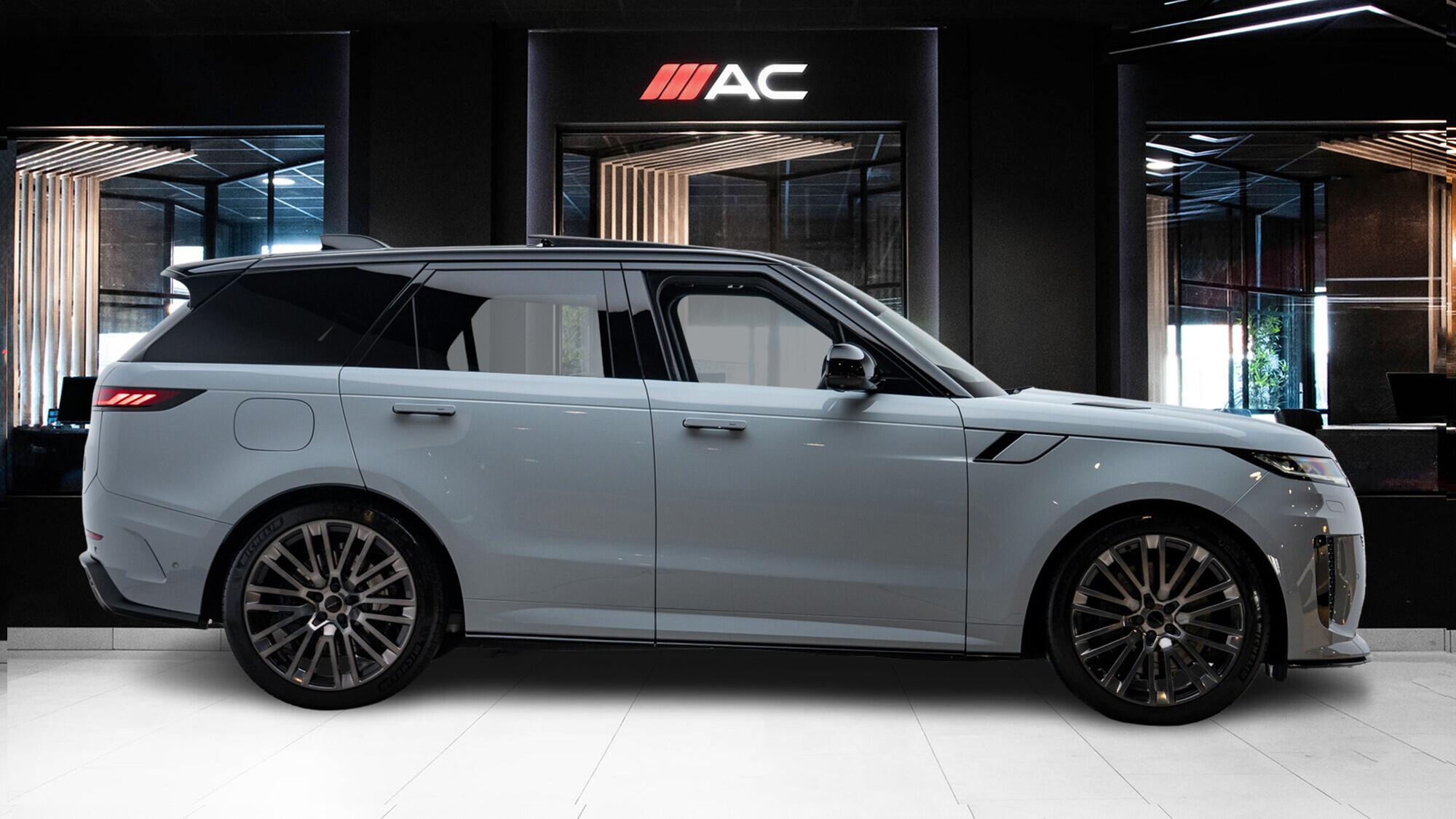 Land Rover Range Rover Sport view 3