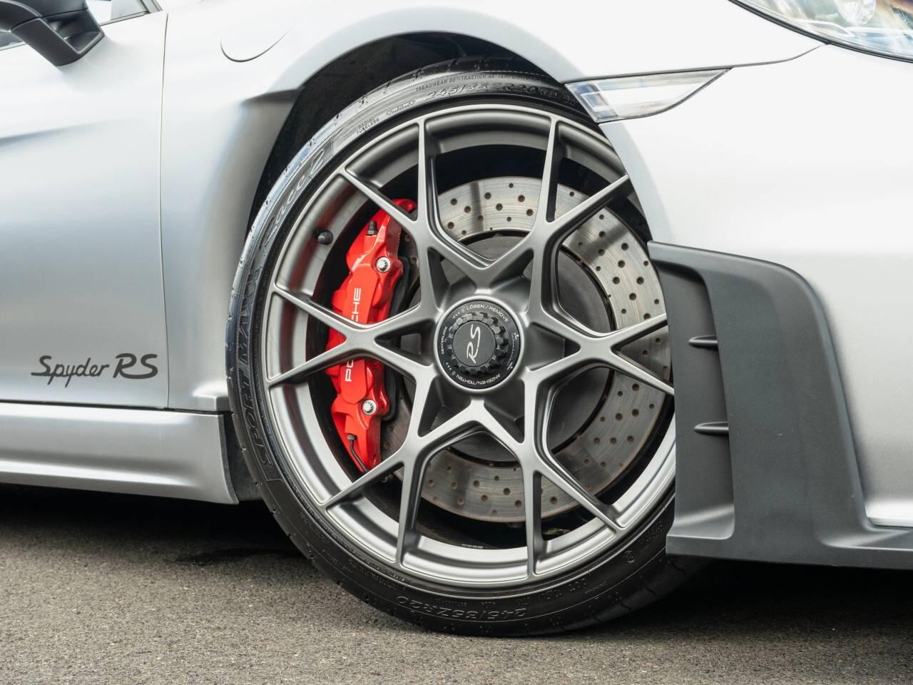 Porsche 718 Spyder view 16