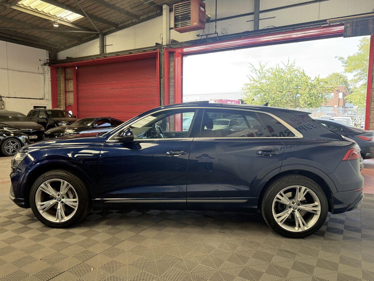 Audi Q8 view 6