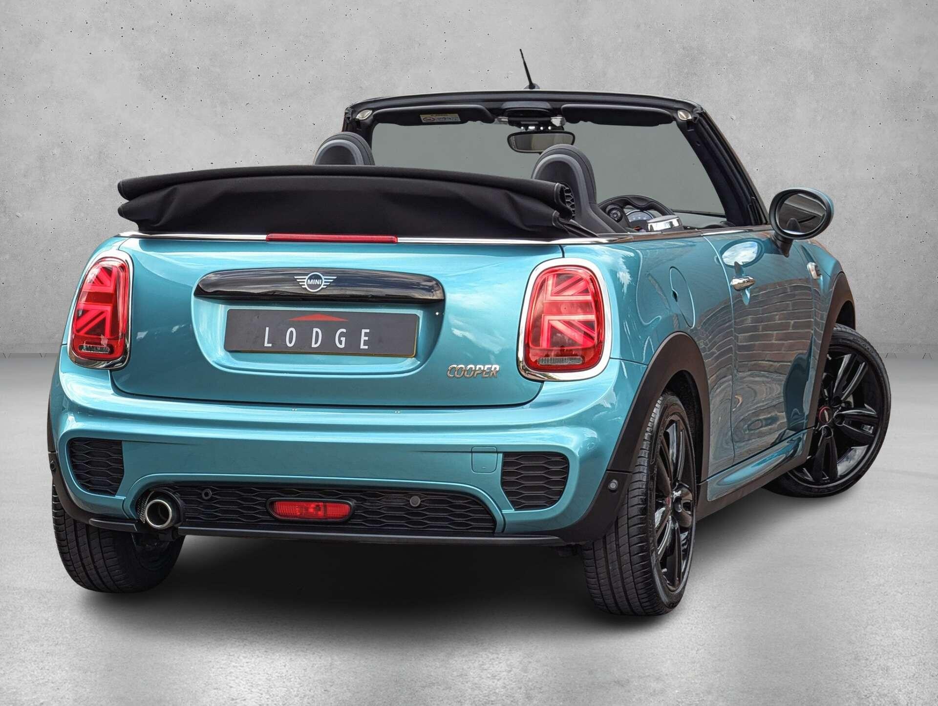 Mini Convertible view 7