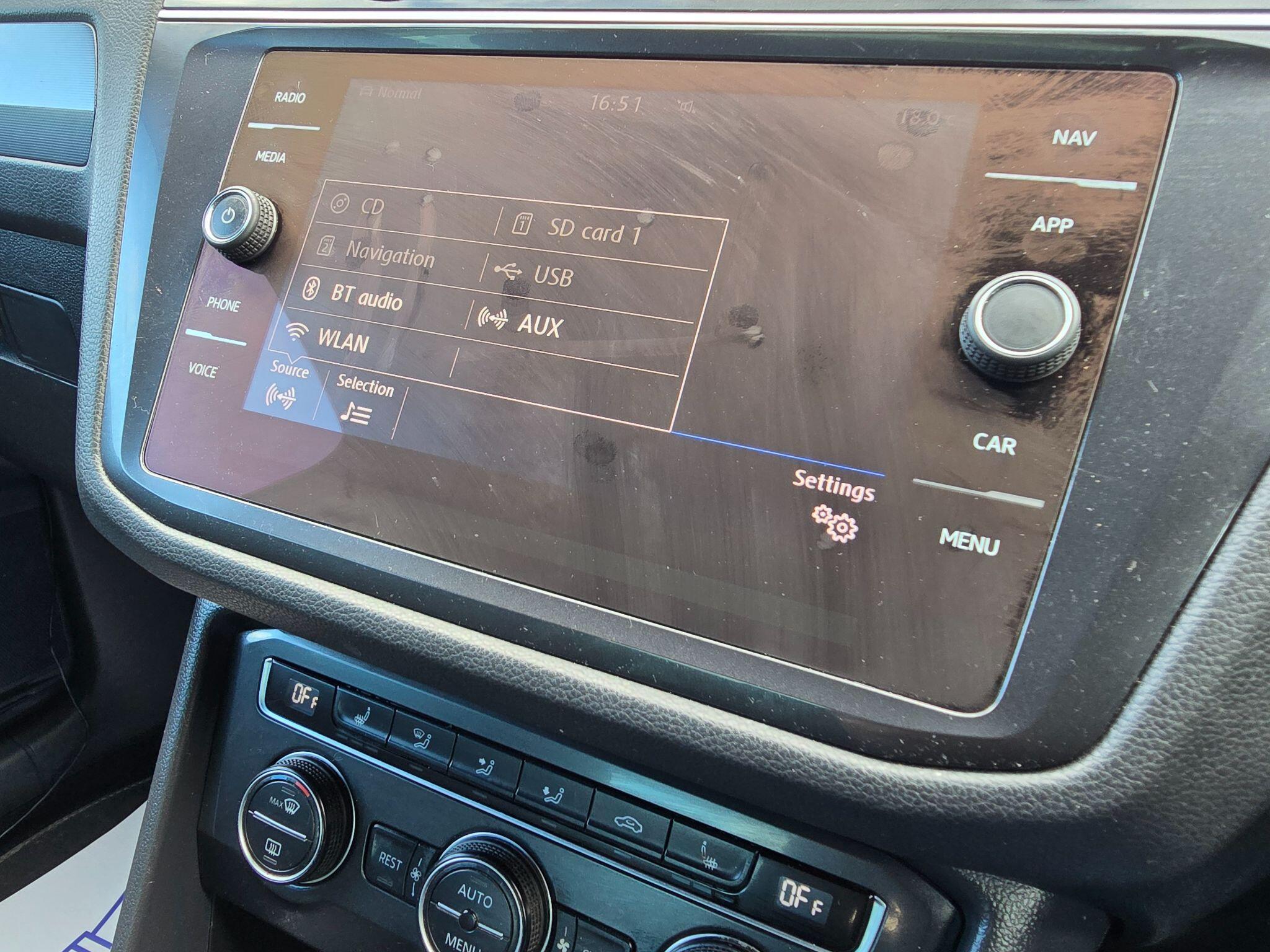 Volkswagen Tiguan view 23