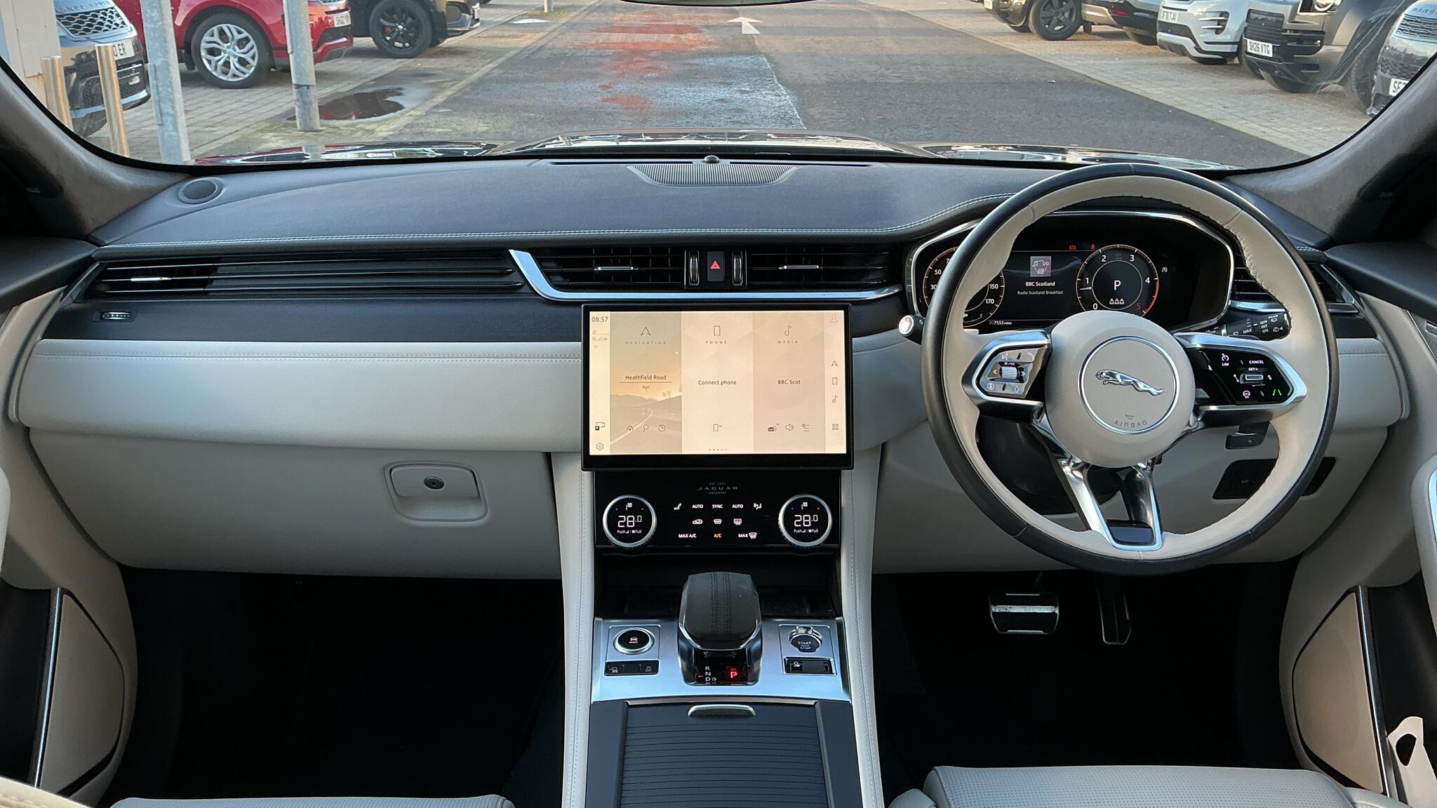 Jaguar F-Pace view 9